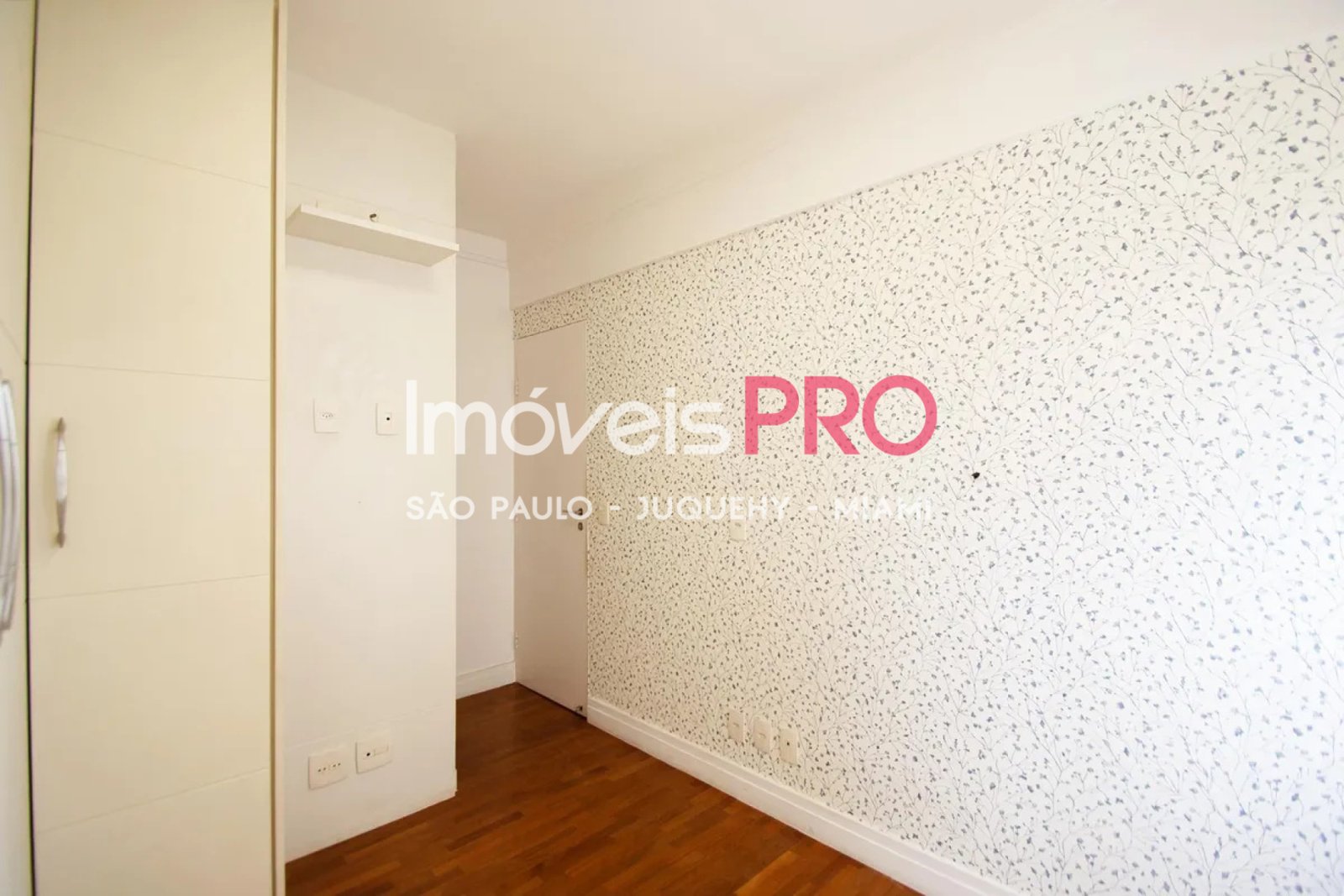 Foto :: https://assets.imoveispro.com.br/thumb/IP39825/apartamento-venda-pinheiros_IP39825_11_1920x1080.jpg?