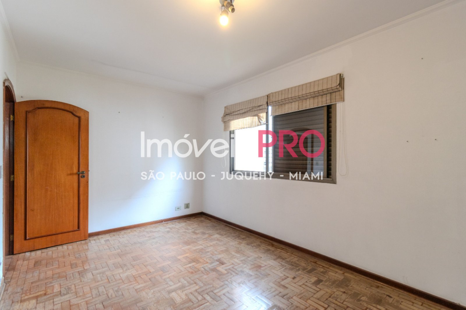 Foto :: https://assets.imoveispro.com.br/thumb/IP39835/apartamento-venda-campo-belo_IP39835_29_1920x1080.jpg?