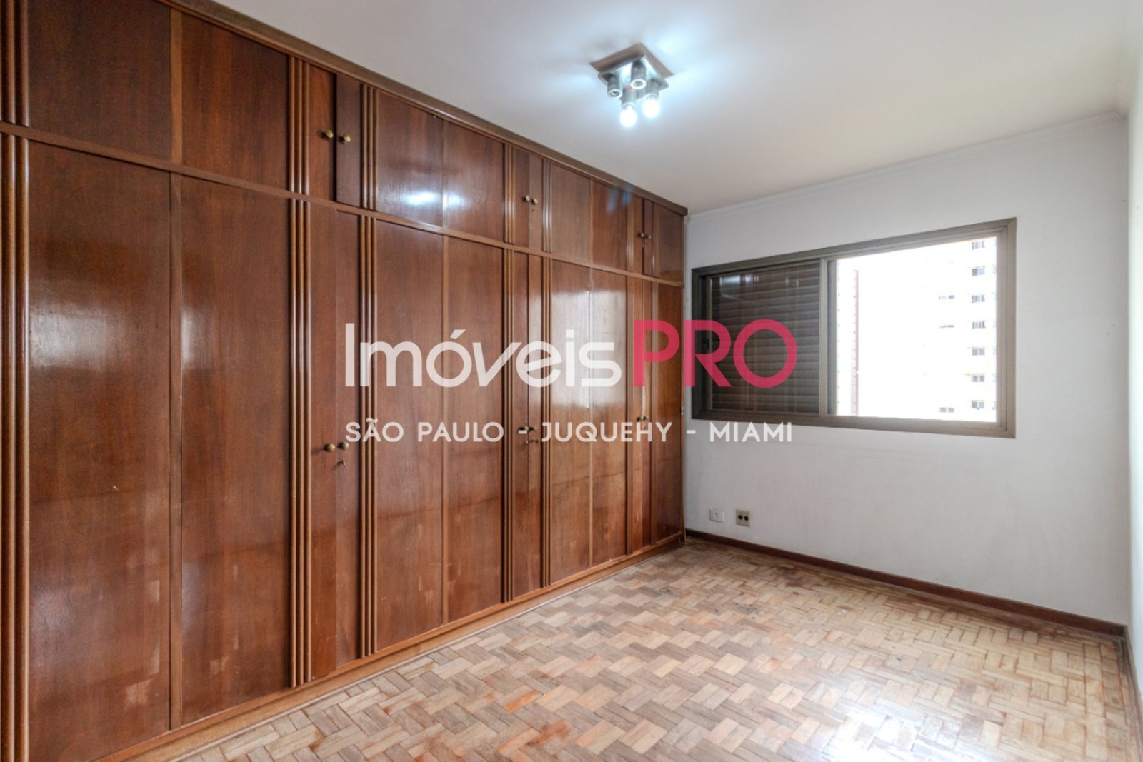 Foto :: https://assets.imoveispro.com.br/thumb/IP39835/apartamento-venda-campo-belo_IP39835_35_1920x1080.jpg?