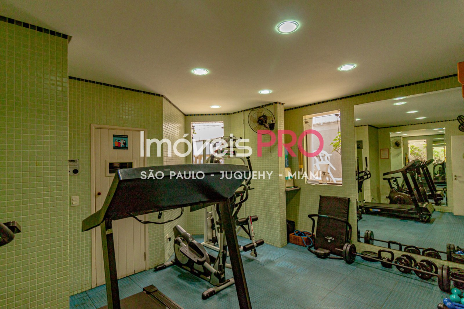 Foto :: https://assets.imoveispro.com.br/thumb/IP39840/apartamento-venda-moema-indios_IP39840_29_1920x1080.jpg?