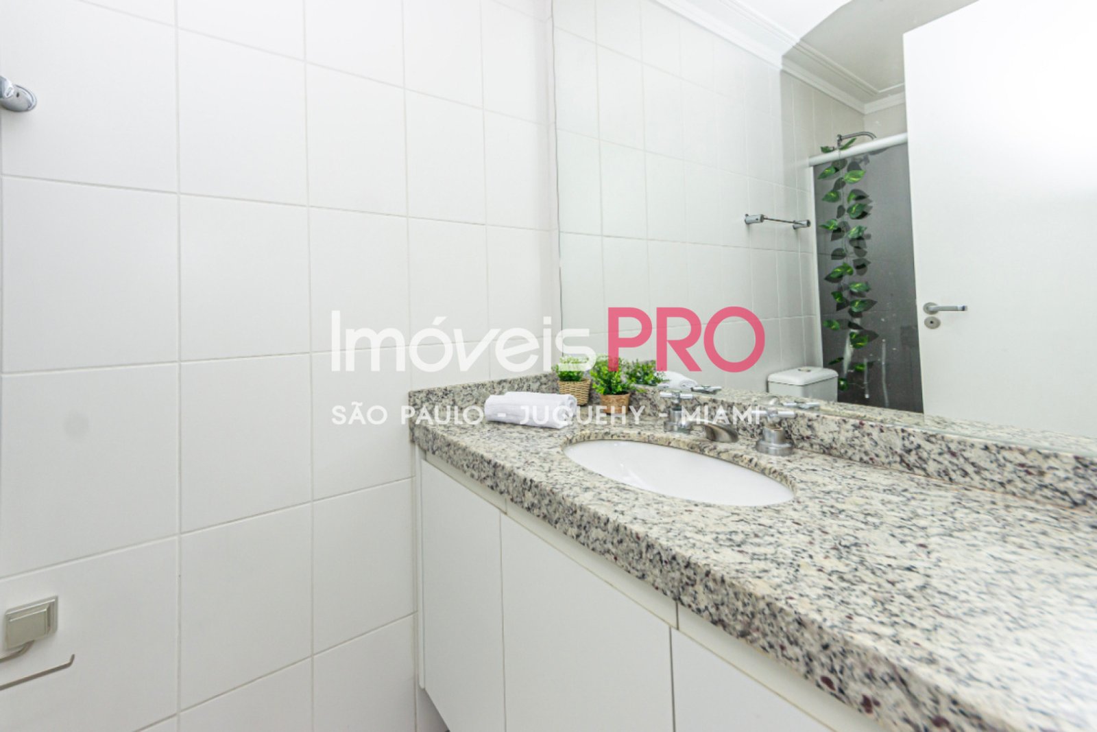 Foto :: https://assets.imoveispro.com.br/thumb/IP39842/apartamento-venda-chacara-santo-antonio-zona-sul_IP39842_23_1920x1080.jpg?