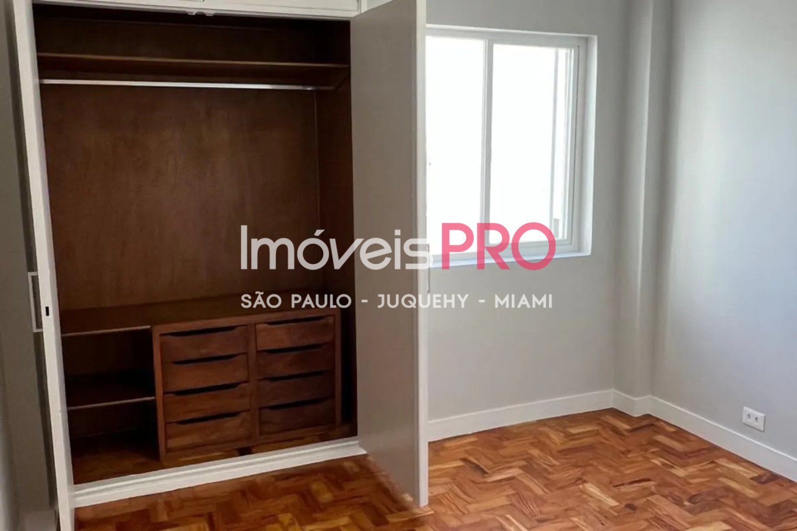 Foto :: IP39844