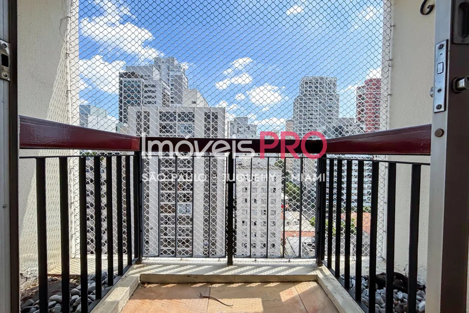 Foto :: https://assets.imoveispro.com.br/thumb/IP39847/apartamento-venda-pinheiros_IP39847_11_1920x1080.jpg?