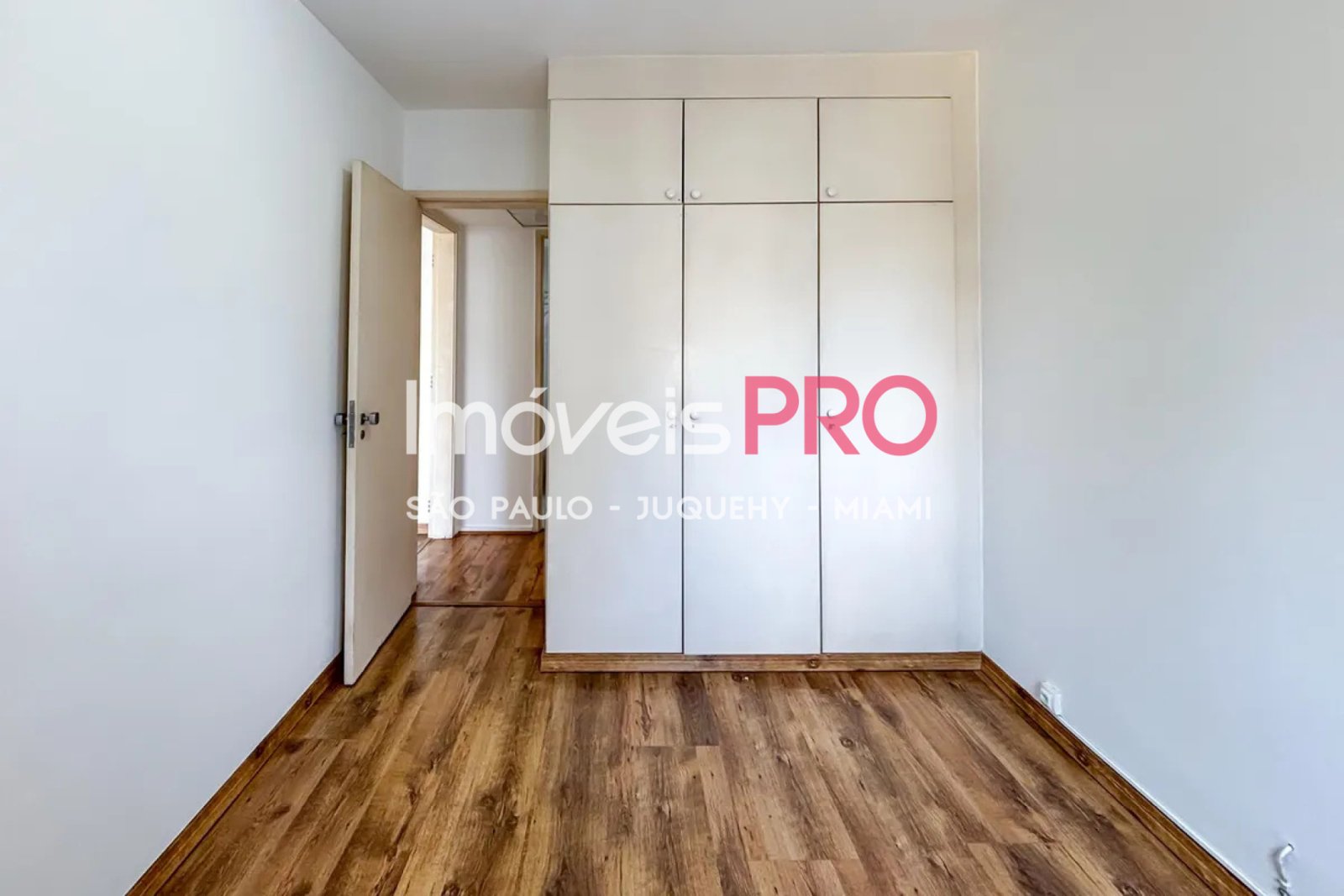 Foto :: https://assets.imoveispro.com.br/thumb/IP39847/apartamento-venda-pinheiros_IP39847_23_1920x1080.jpg?