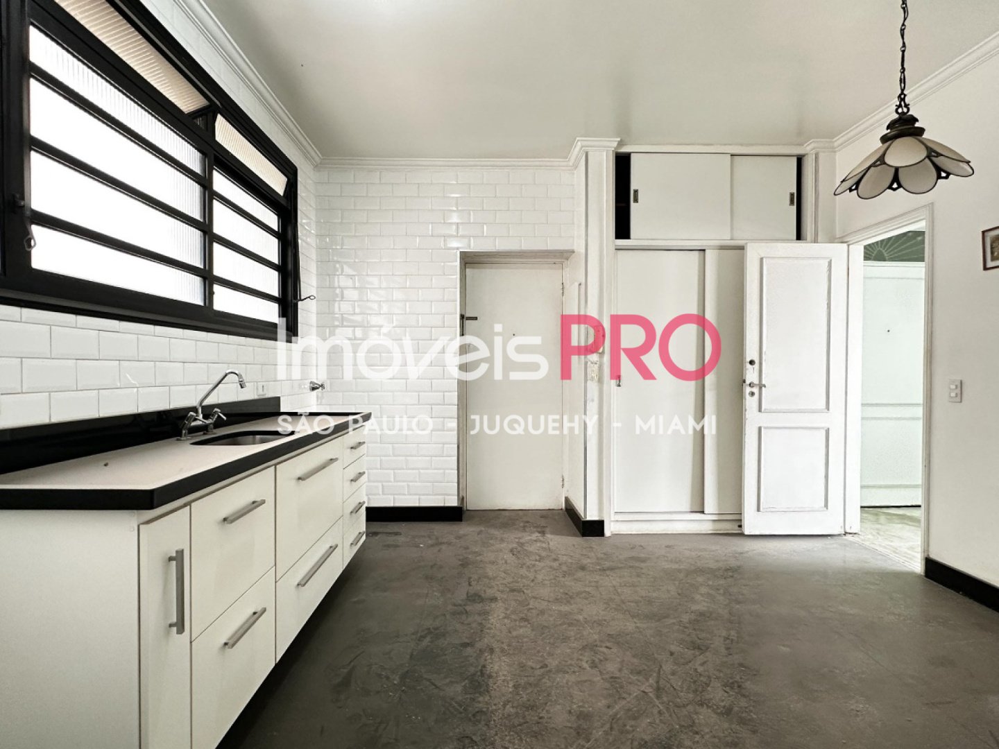 Foto :: https://assets.imoveispro.com.br/thumb/IP39852/apartamento-venda-pinheiros_IP39852_23_1920x1080.jpg?