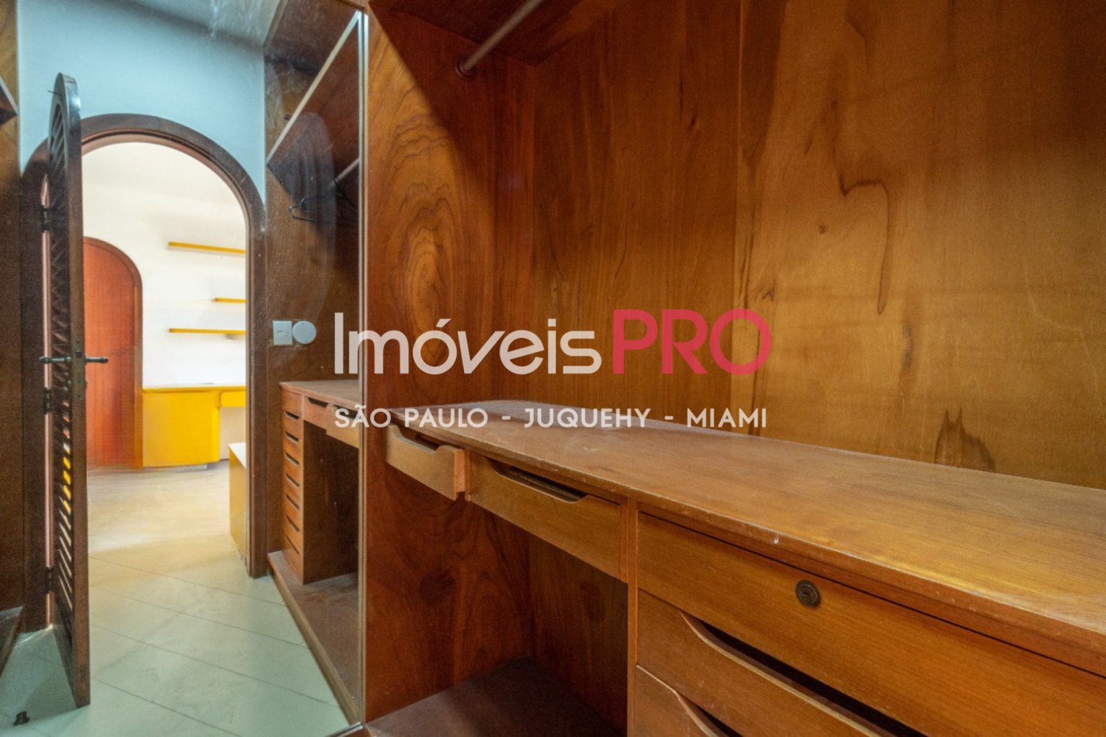 Foto :: https://assets.imoveispro.com.br/thumb/IP39853/casa-venda-vila-madalena_IP39853_11_1920x1080.jpg?