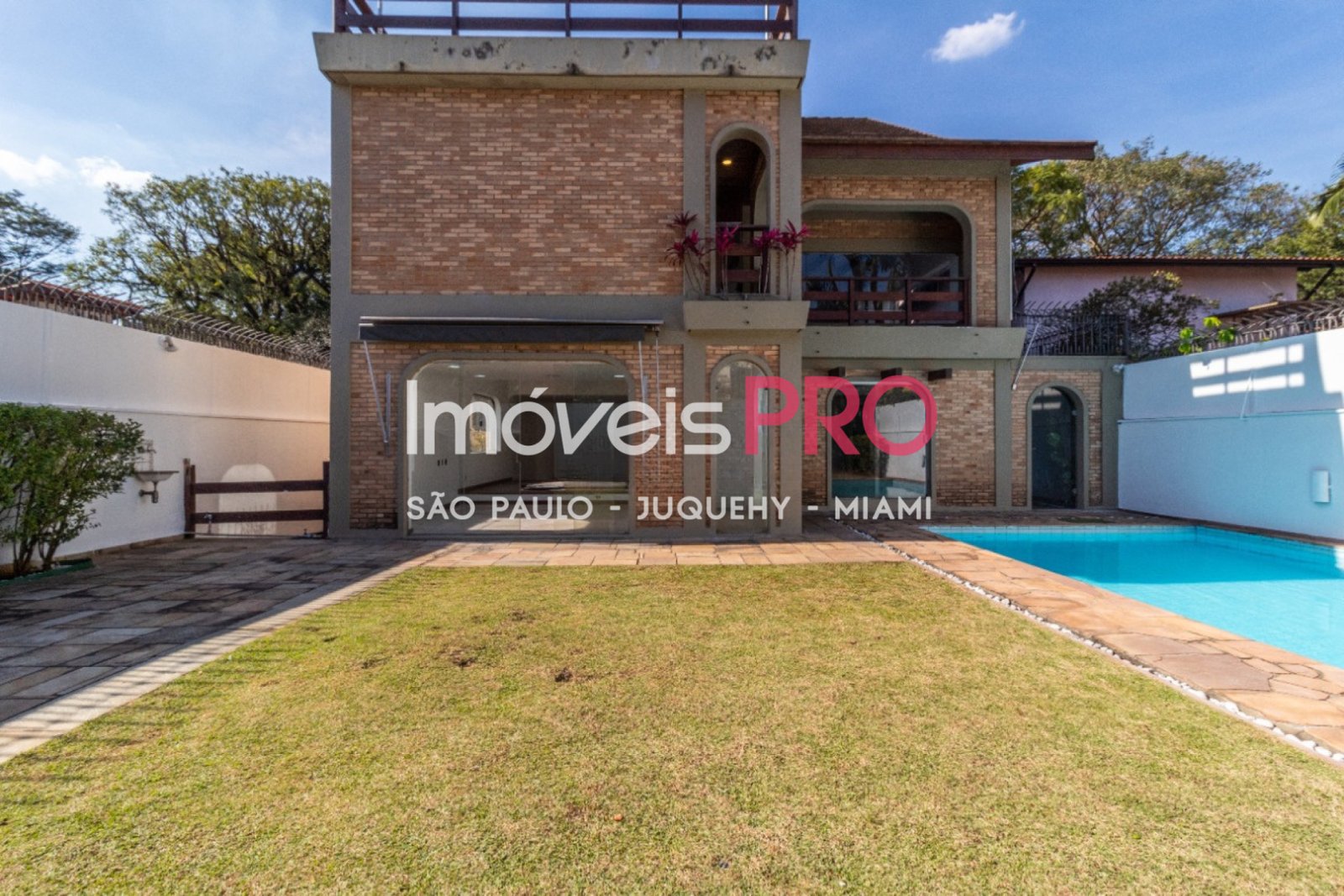 Foto :: https://assets.imoveispro.com.br/thumb/IP39853/casa-venda-vila-madalena_IP39853_35_1920x1080.jpg?