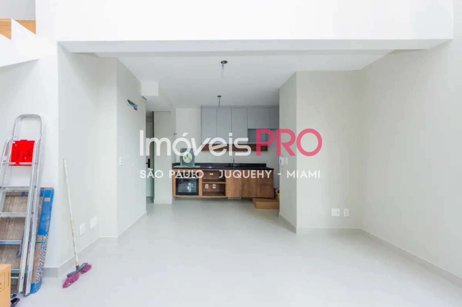 Foto :: https://assets.imoveispro.com.br/thumb/IP39855/duplex-venda-indianopolis_IP39855_11_1920x1080.jpg?