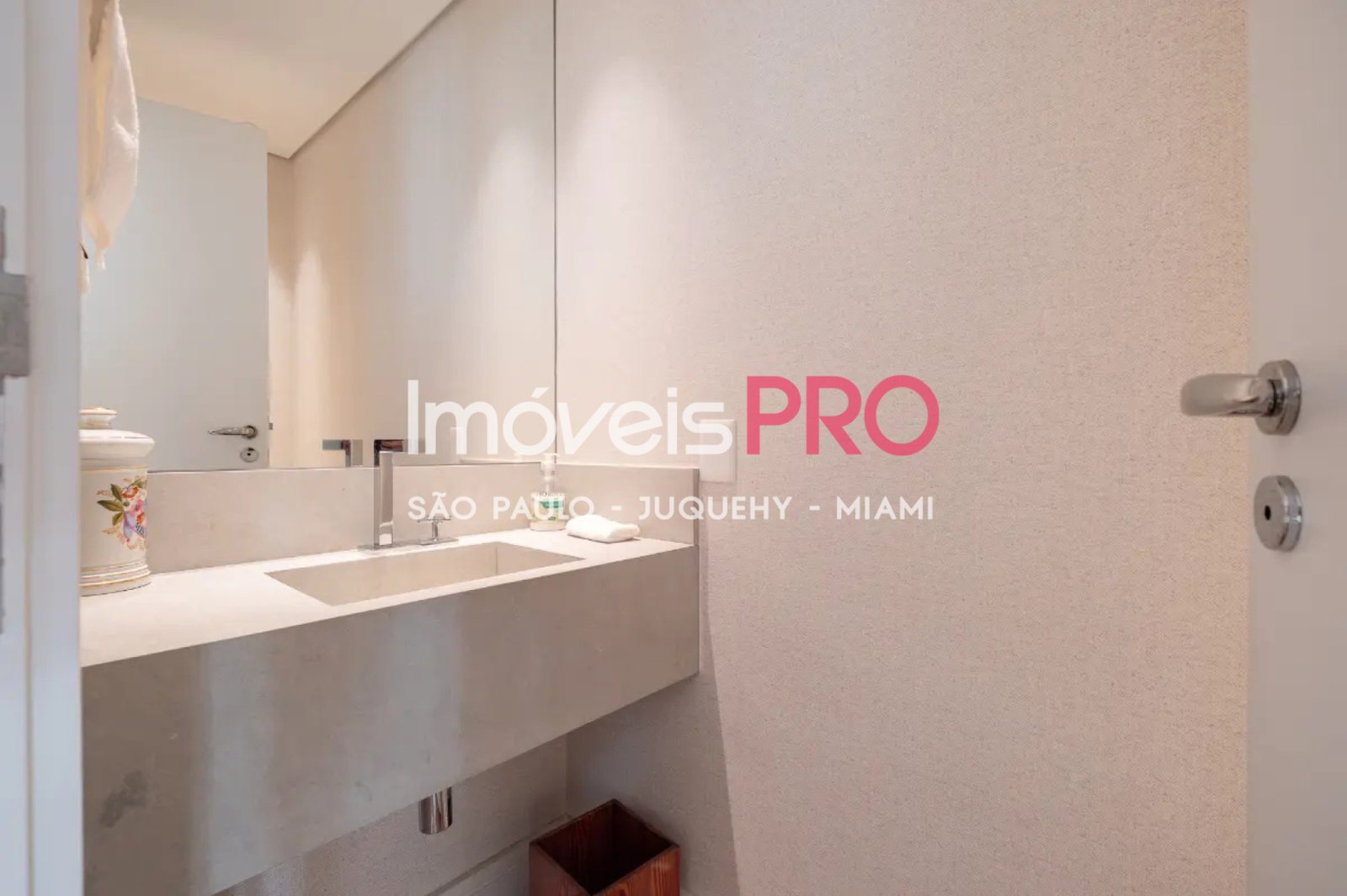 Foto :: https://assets.imoveispro.com.br/thumb/IP39856/apartamento-venda-itaim-bibi_IP39856_17_1920x1080.jpg?