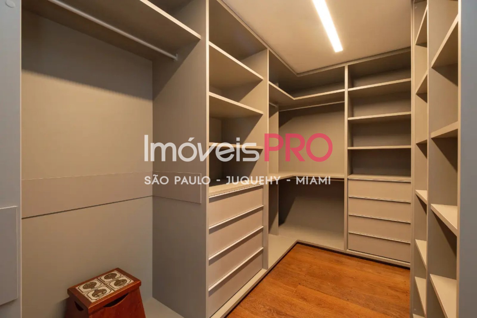 Foto :: IP39856