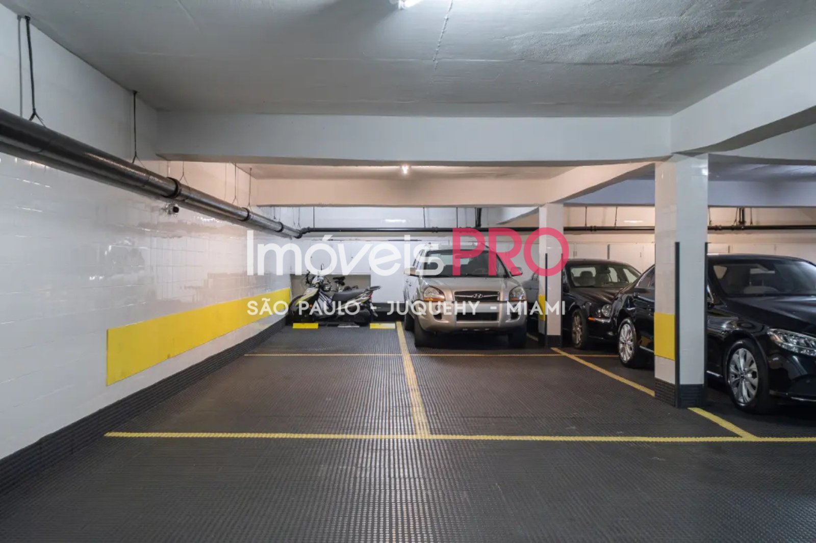 Foto :: https://assets.imoveispro.com.br/thumb/IP39856/apartamento-venda-itaim-bibi_IP39856_41_1920x1080.jpg?
