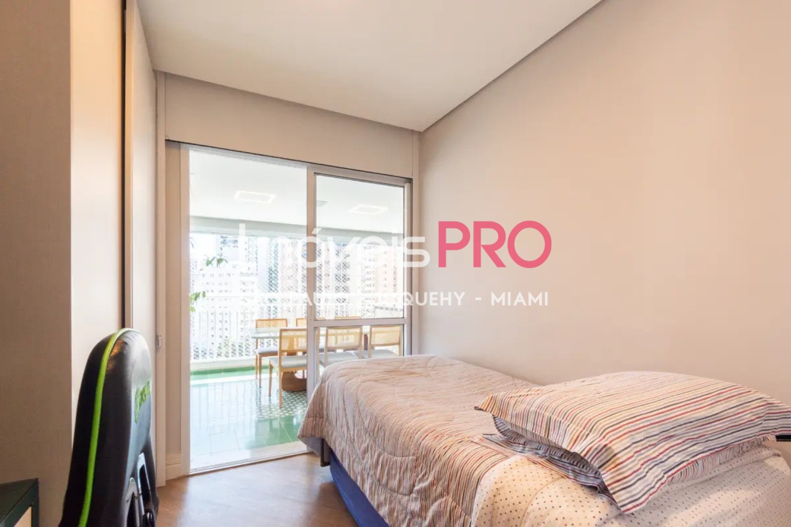 Foto :: https://assets.imoveispro.com.br/thumb/IP39871/apartamento-venda-bosque-da-saude_IP39871_11_1920x1080.jpg?