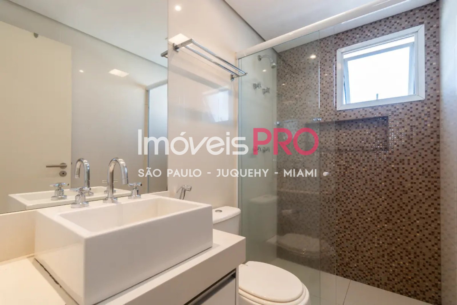 Foto :: https://assets.imoveispro.com.br/thumb/IP39871/apartamento-venda-bosque-da-saude_IP39871_23_1920x1080.jpg?