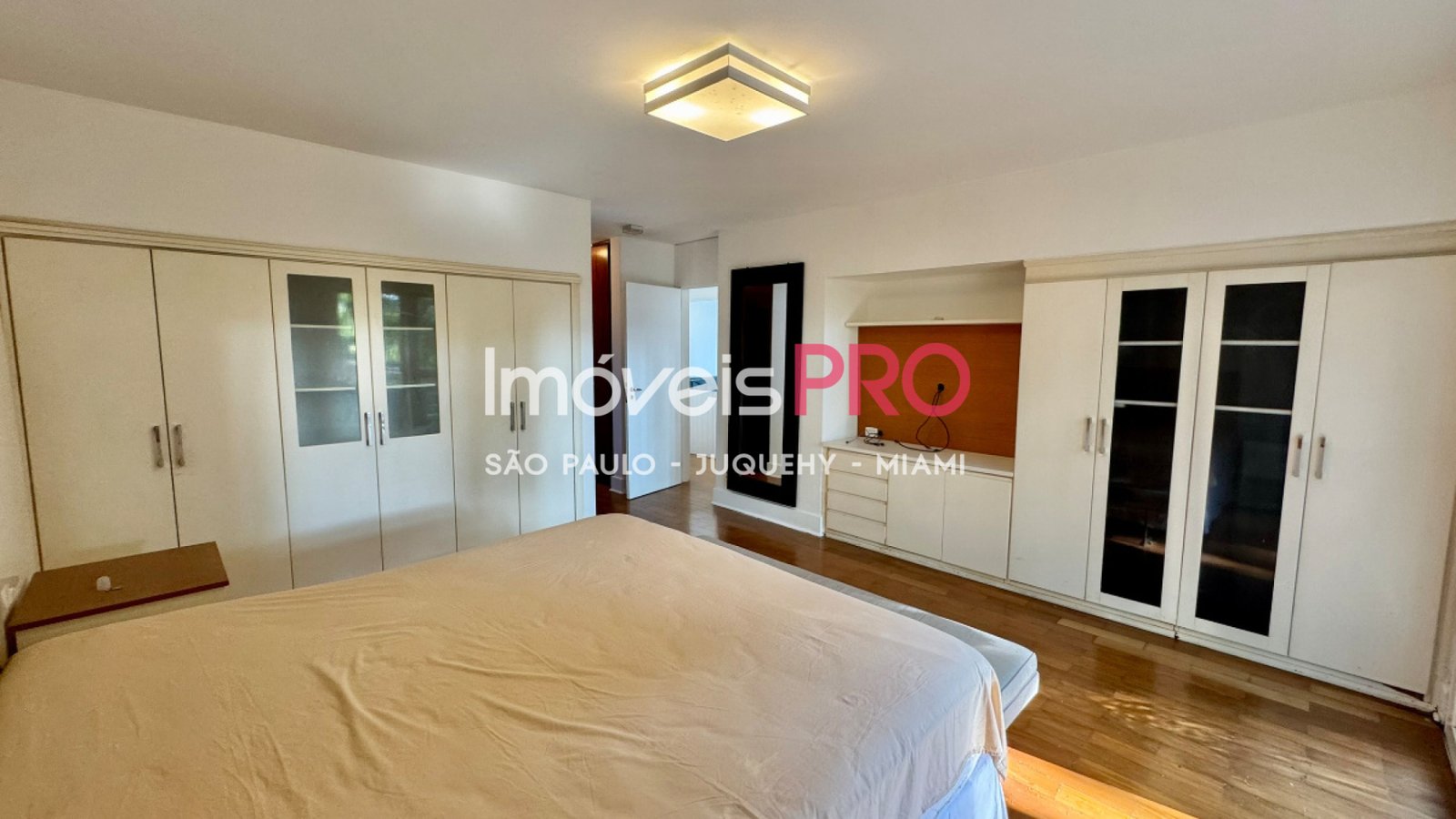 Foto :: https://assets.imoveispro.com.br/thumb/IP39877/sobrado-venda-alto-de-pinheiros_IP39877_17_1920x1080.jpg?