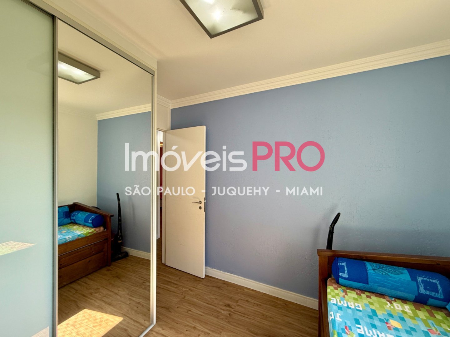 Foto :: IP39878