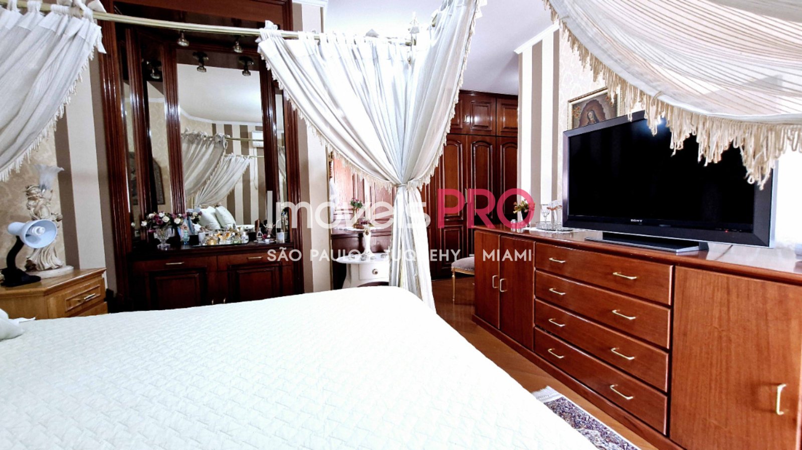 Foto :: https://assets.imoveispro.com.br/thumb/IP39880/apartamento-venda-campo-belo_IP39880_29_1920x1080.jpg?