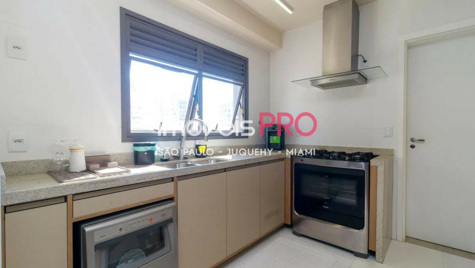 Foto :: https://assets.imoveispro.com.br/thumb/IP39885/apartamento-venda-brooklin_IP39885_11_1920x1080.jpg?