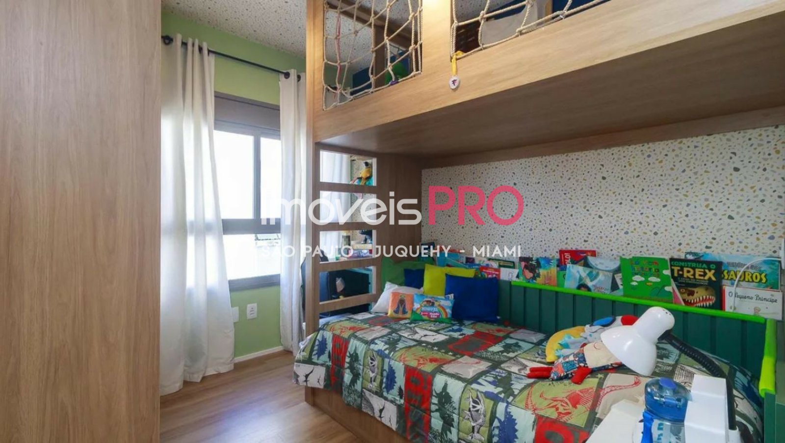 Foto :: IP39885