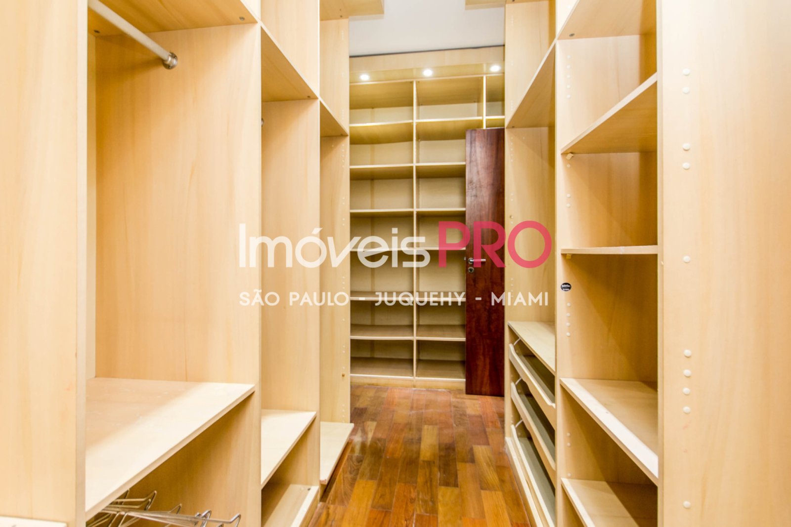 Foto :: IP39906