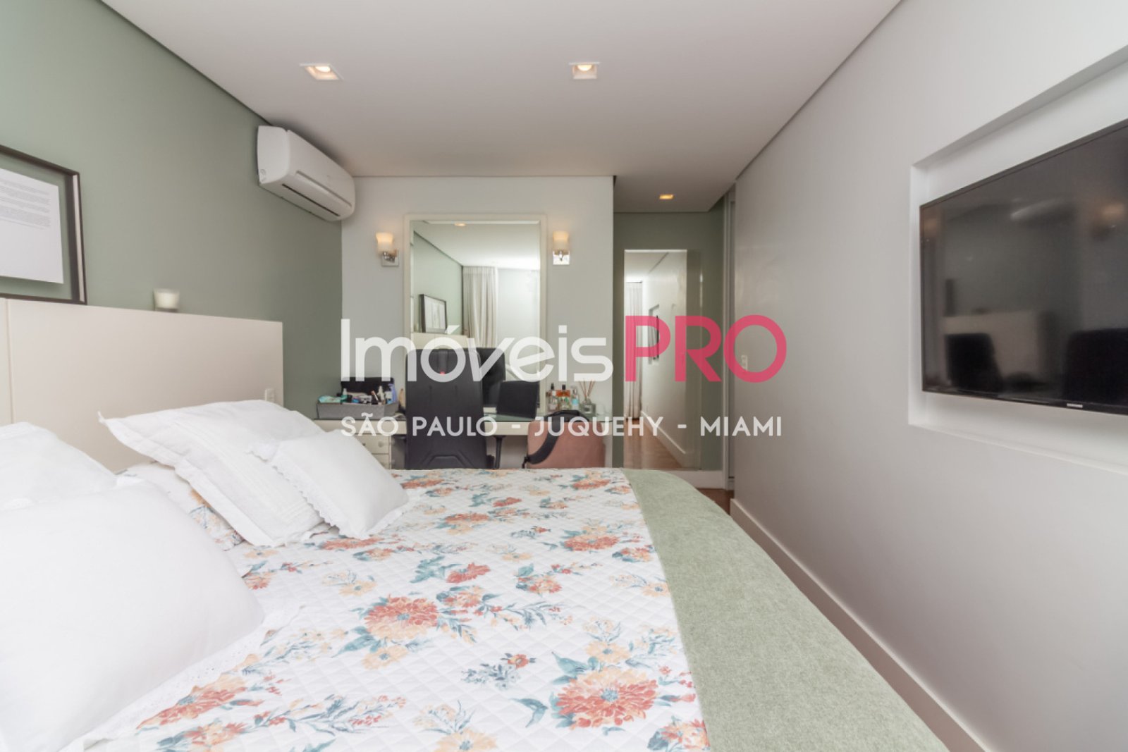 Foto :: https://assets.imoveispro.com.br/thumb/IP39913/apartamento-venda-moema-passaros_IP39913_17_1920x1080.jpg?