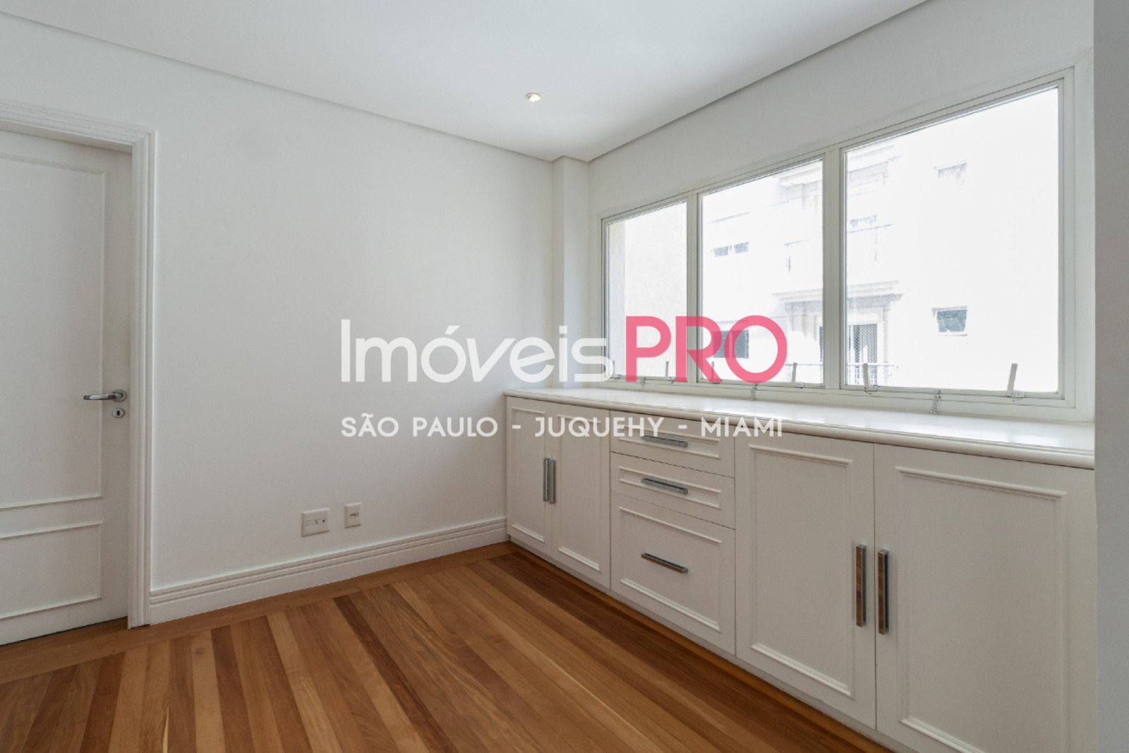 Foto :: https://assets.imoveispro.com.br/thumb/IP39915/apartamento-venda-chacara-itaim_IP39915_11_1920x1080.jpg?