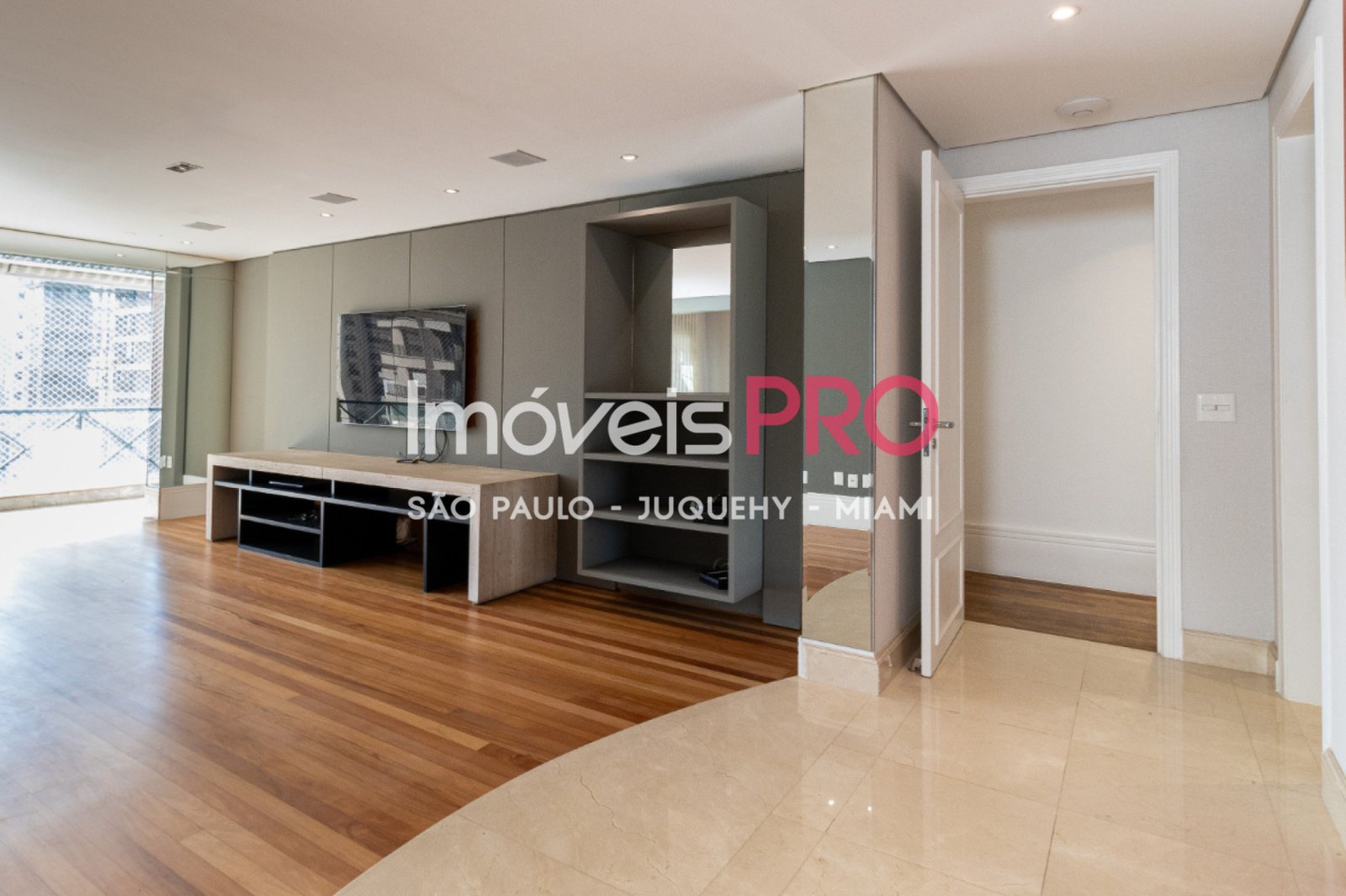 Foto :: https://assets.imoveispro.com.br/thumb/IP39915/apartamento-venda-chacara-itaim_IP39915_17_1920x1080.jpg?