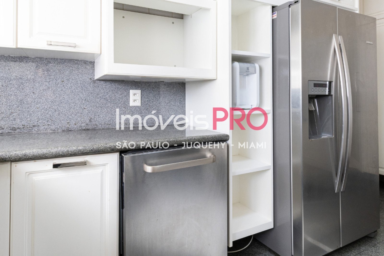 Foto :: https://assets.imoveispro.com.br/thumb/IP39915/apartamento-venda-chacara-itaim_IP39915_23_1920x1080.jpg?