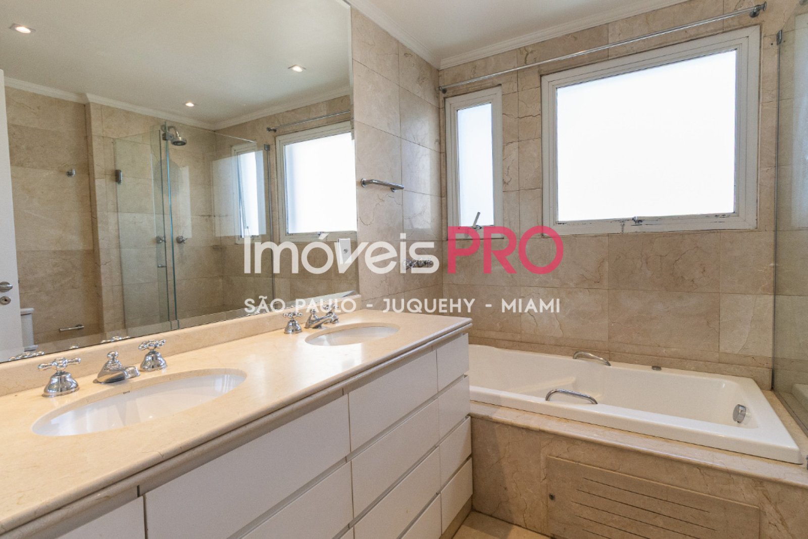 Foto :: https://assets.imoveispro.com.br/thumb/IP39915/apartamento-venda-chacara-itaim_IP39915_35_1920x1080.jpg?