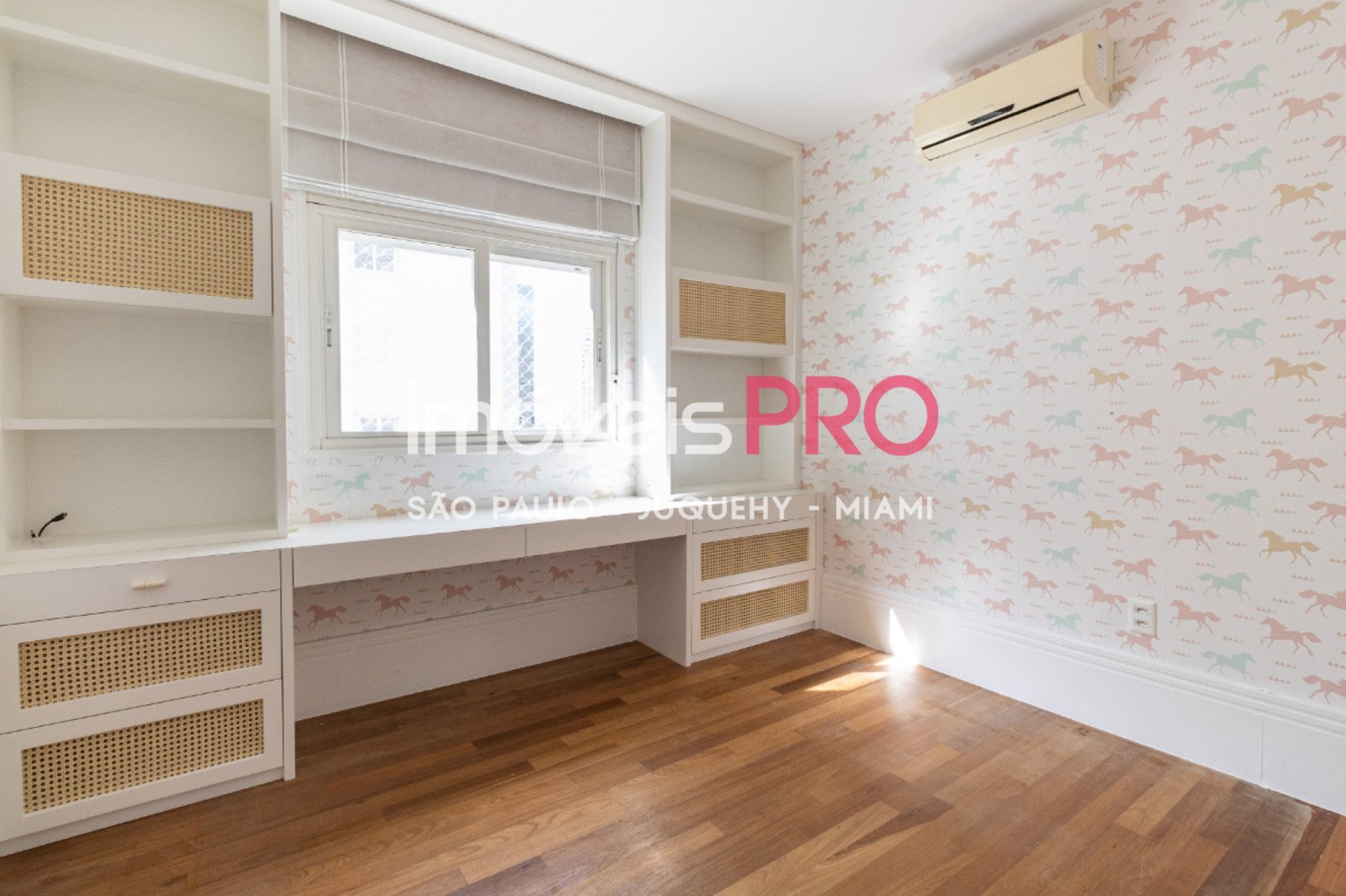 Foto :: https://assets.imoveispro.com.br/thumb/IP39915/apartamento-venda-chacara-itaim_IP39915_41_1920x1080.jpg?