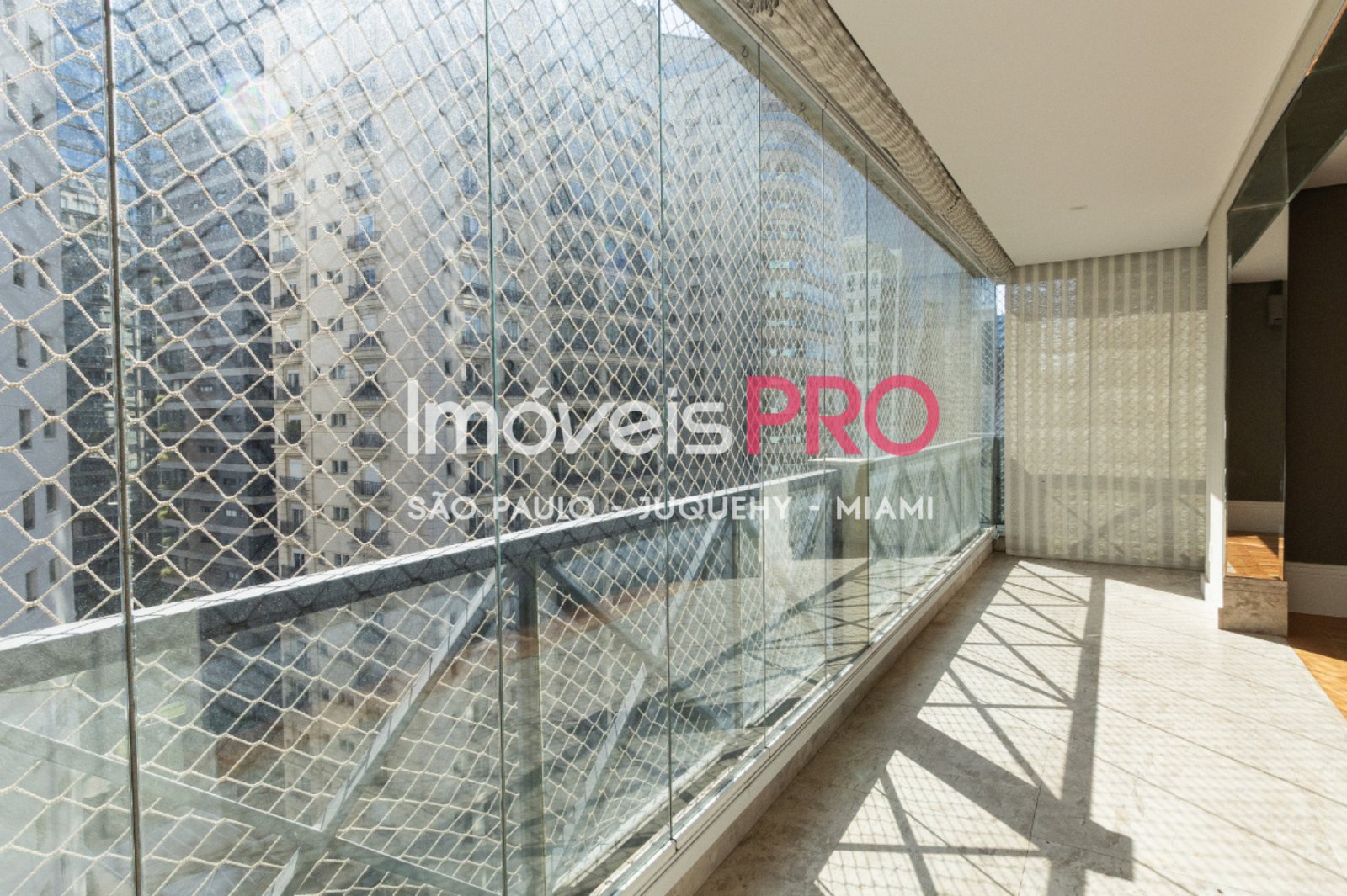 Foto :: IP39915