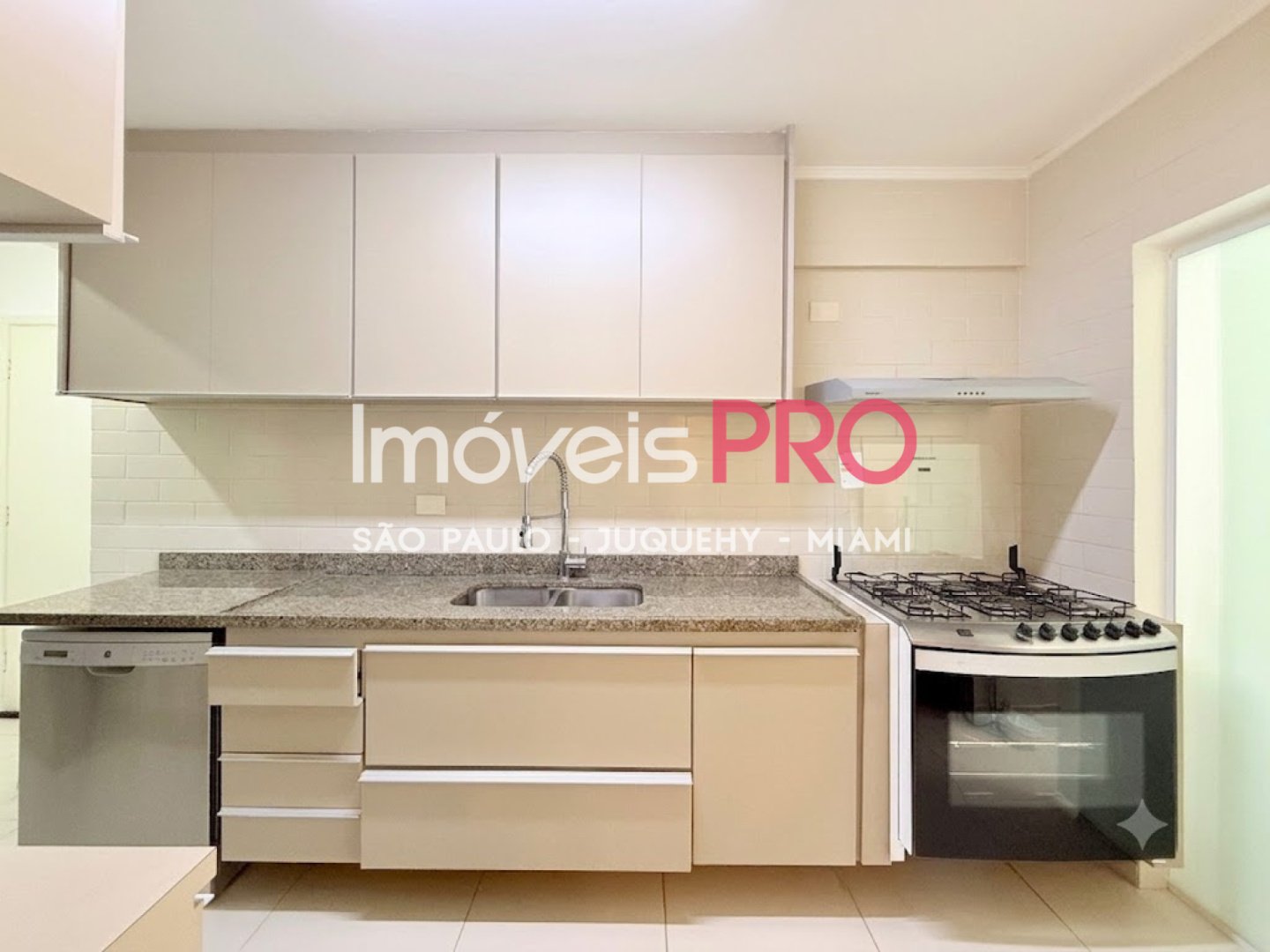 Foto :: https://assets.imoveispro.com.br/thumb/IP39916/apartamento-venda-brooklin_IP39916_53_1920x1080.jpg?