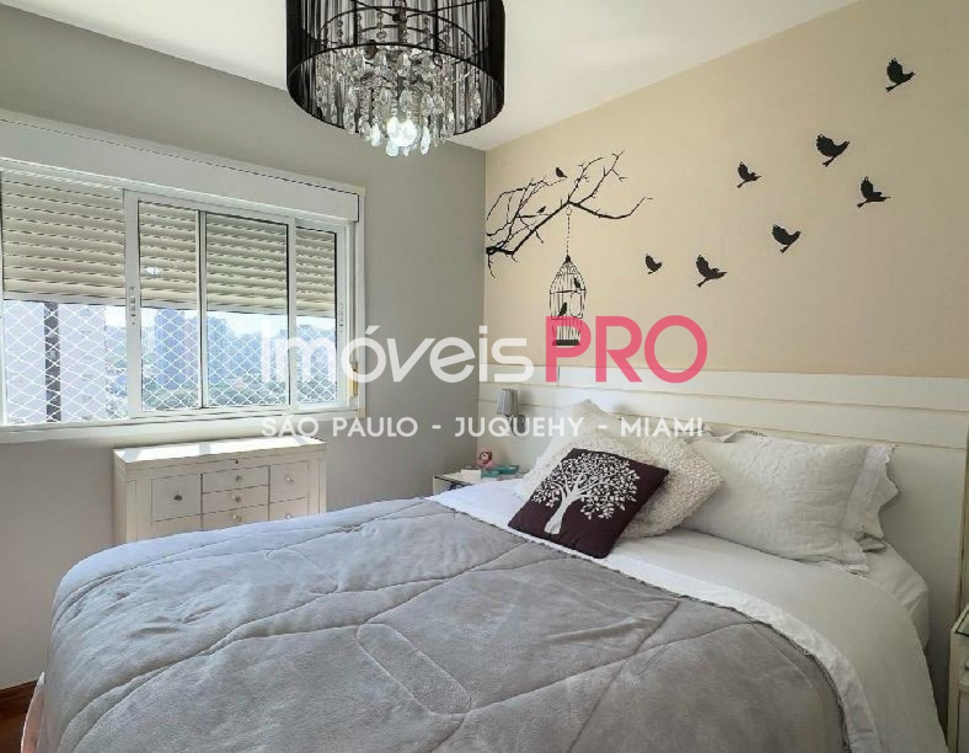 Foto :: https://assets.imoveispro.com.br/thumb/IP39920/apartamento-venda-campo-belo_IP39920_17_1920x1080.jpg?