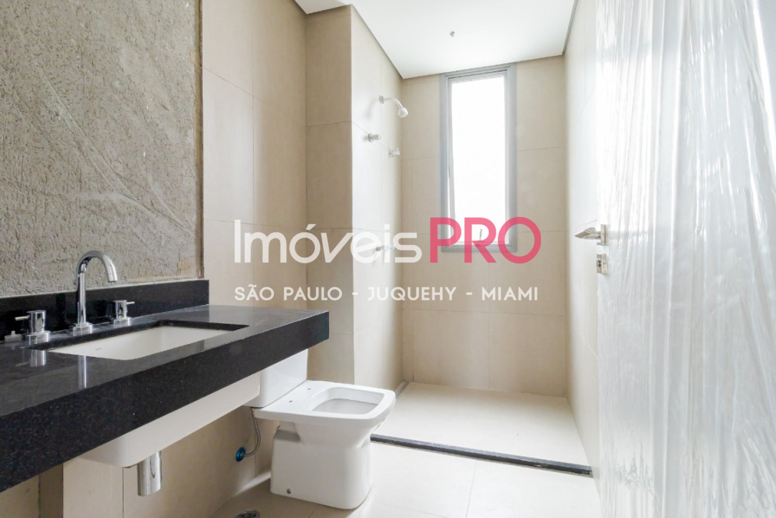 Foto :: https://assets.imoveispro.com.br/thumb/IP39922/casa-venda-jardim-europa_IP39922_35_1920x1080.jpg?