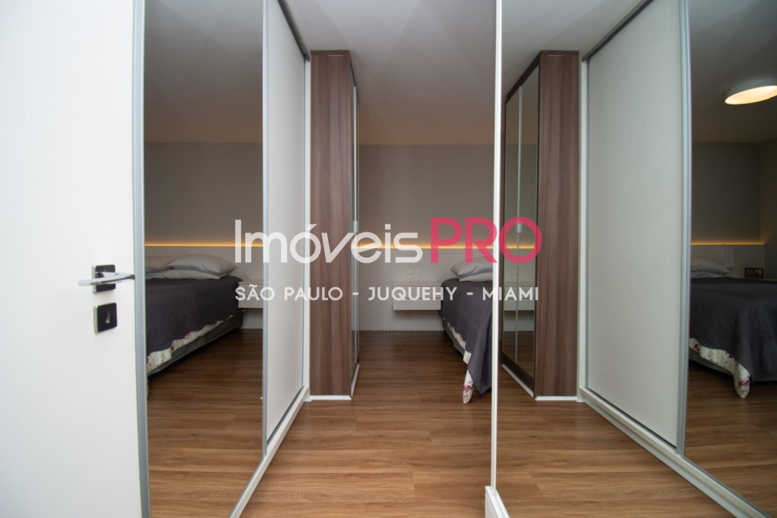 Foto :: https://assets.imoveispro.com.br/thumb/IP39930/apartamento-venda-moema-passaros_IP39930_17_1920x1080.jpg?
