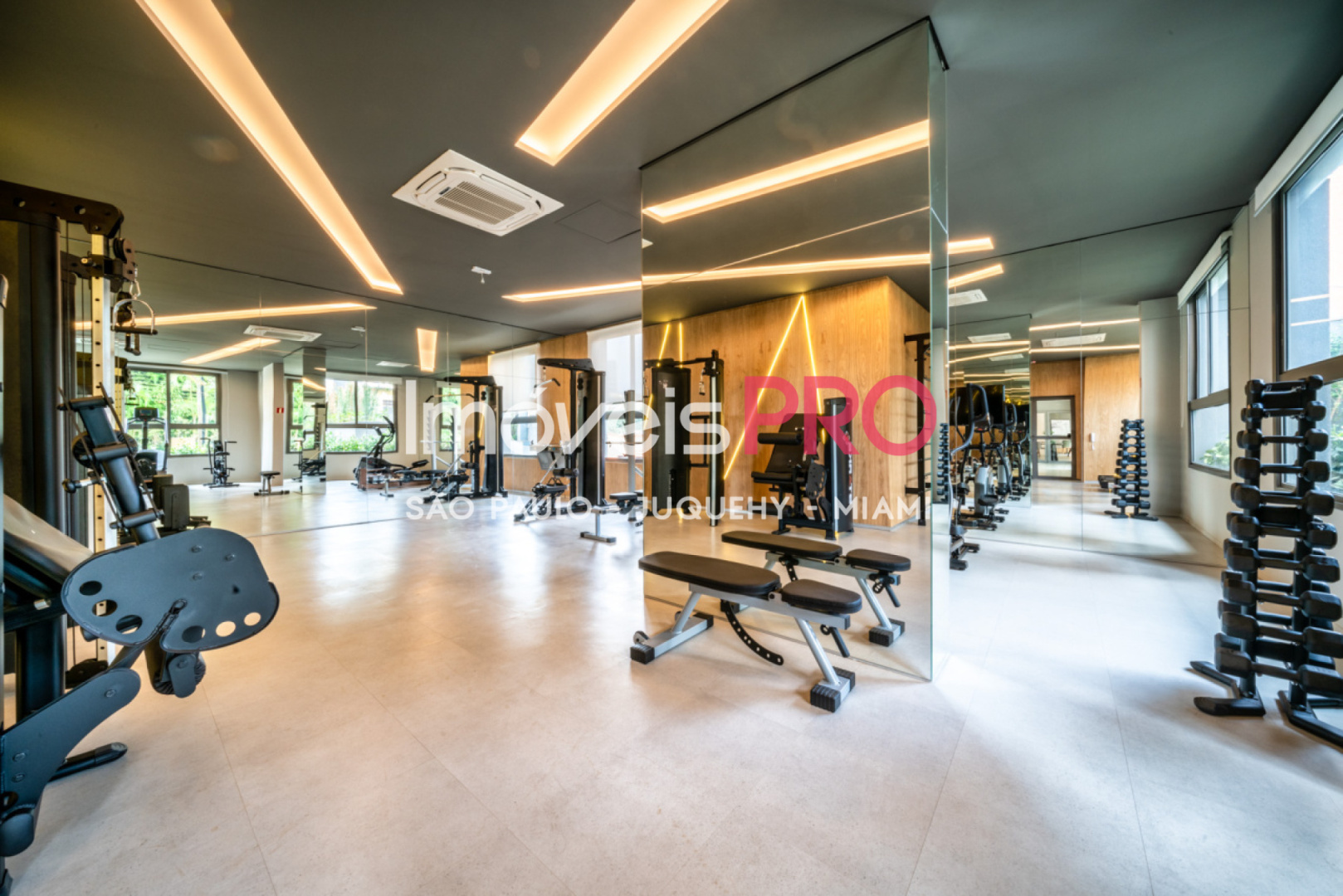 Foto :: https://assets.imoveispro.com.br/thumb/IP39934/apartamento-venda-vila-mariana_IP39934_29_1920x1080.jpg?