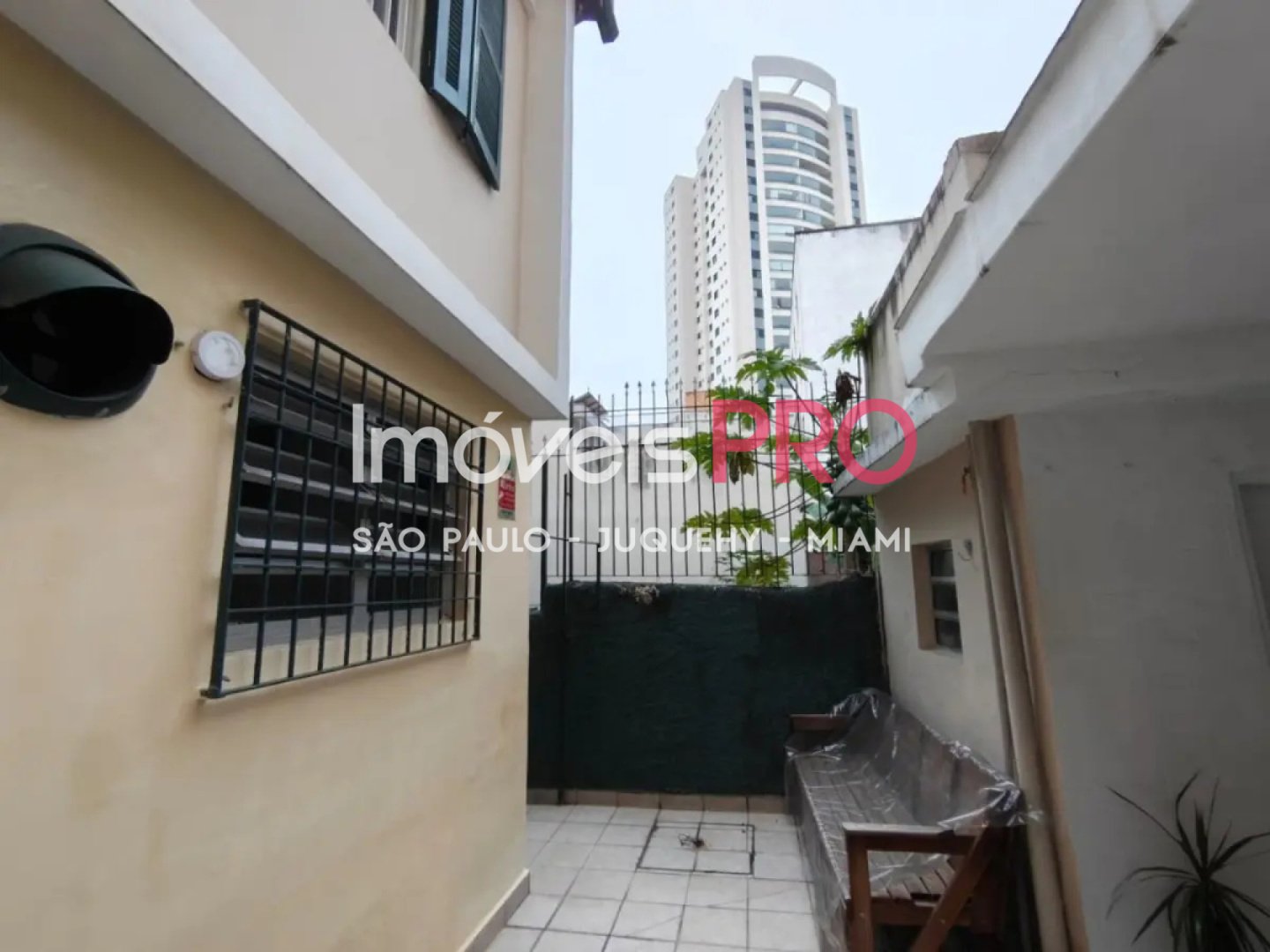 Foto :: https://assets.imoveispro.com.br/thumb/IP39937/casa-de-vila-venda-saude_IP39937_17_1920x1080.jpg?