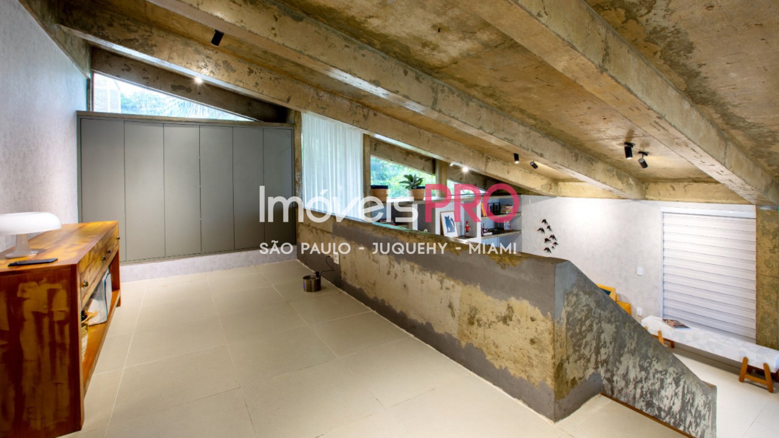 Foto :: IP39942