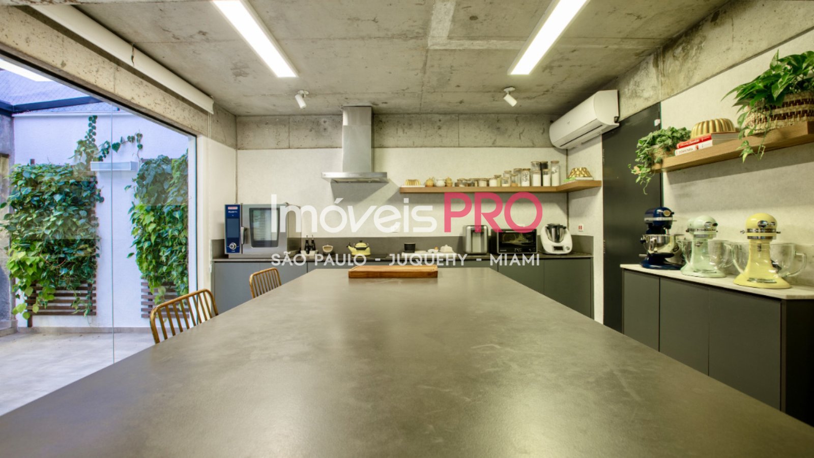 Foto :: https://assets.imoveispro.com.br/thumb/IP39942/sobrado-venda-brooklin-paulista_IP39942_29_1920x1080.jpg?