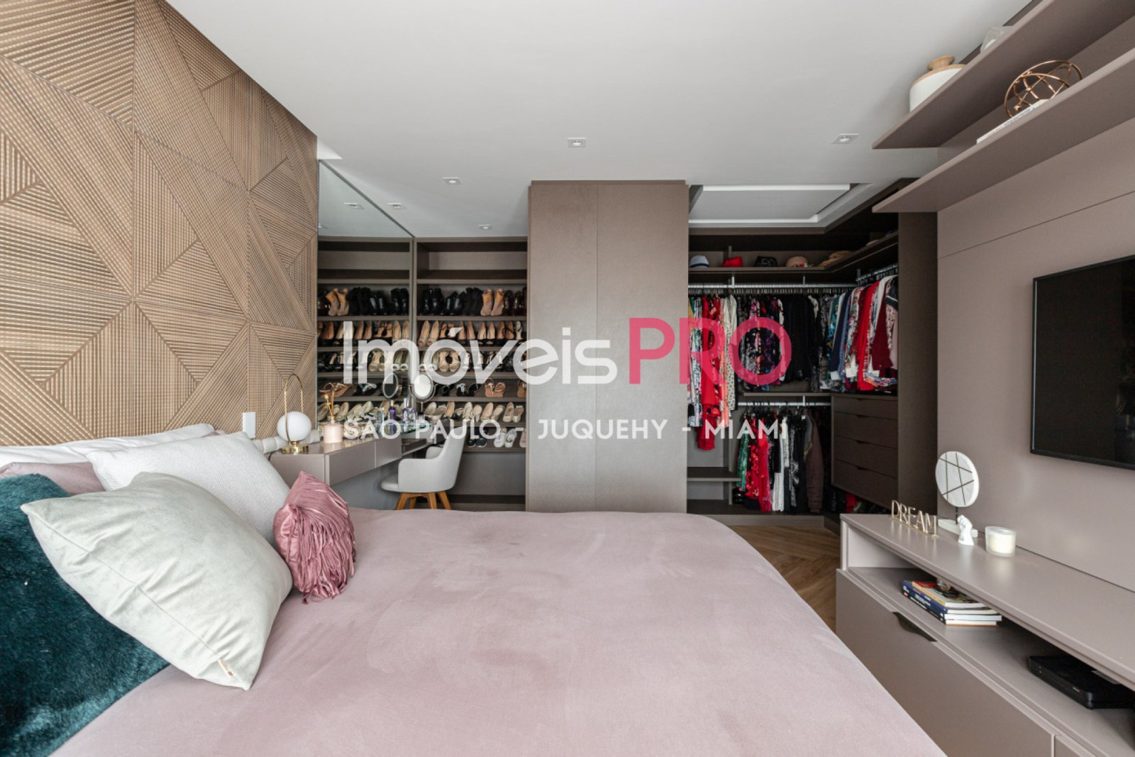 Foto :: IP39953
