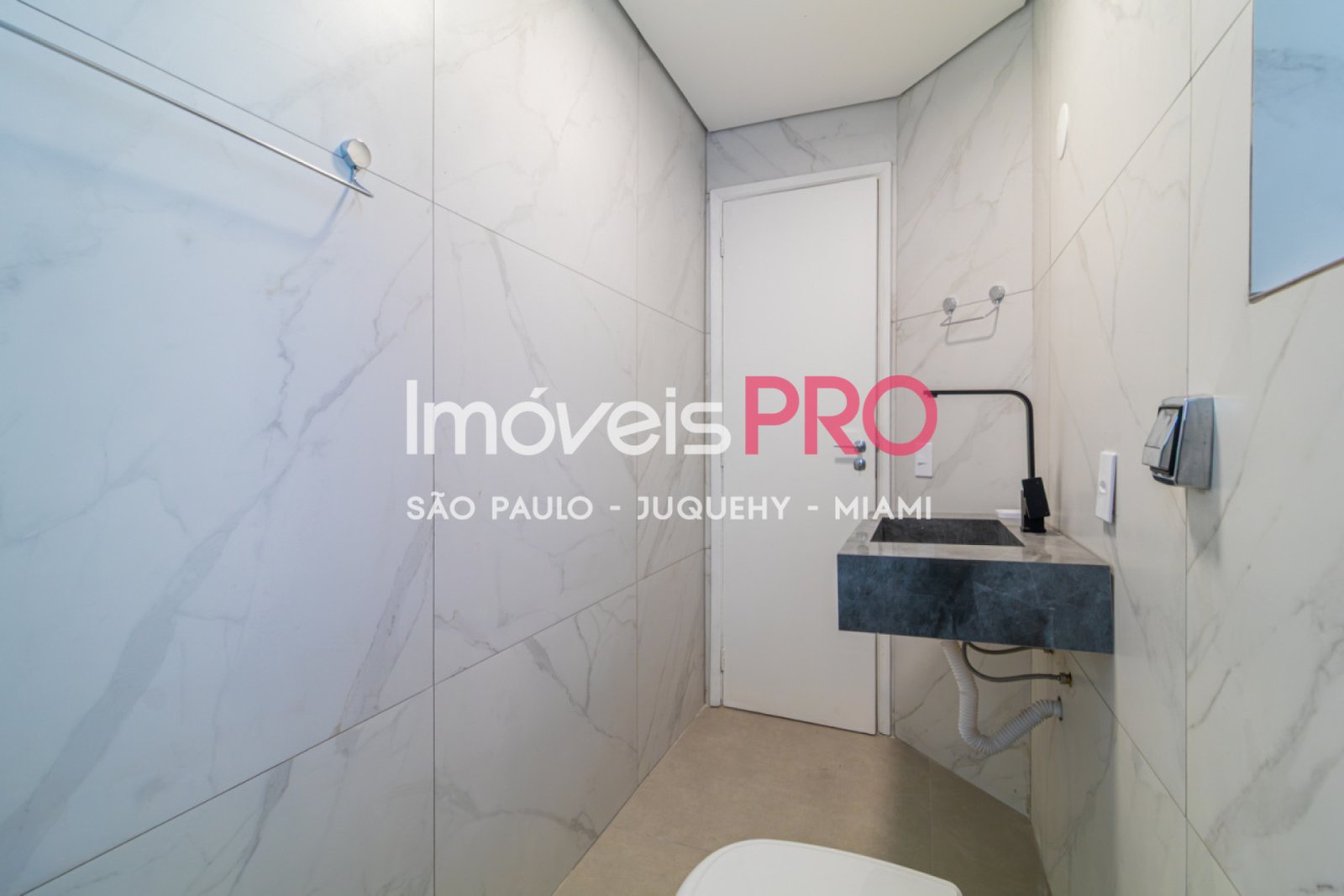 Foto :: IP39954