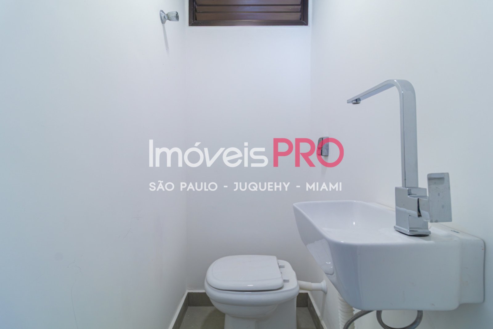 Foto :: IP39954