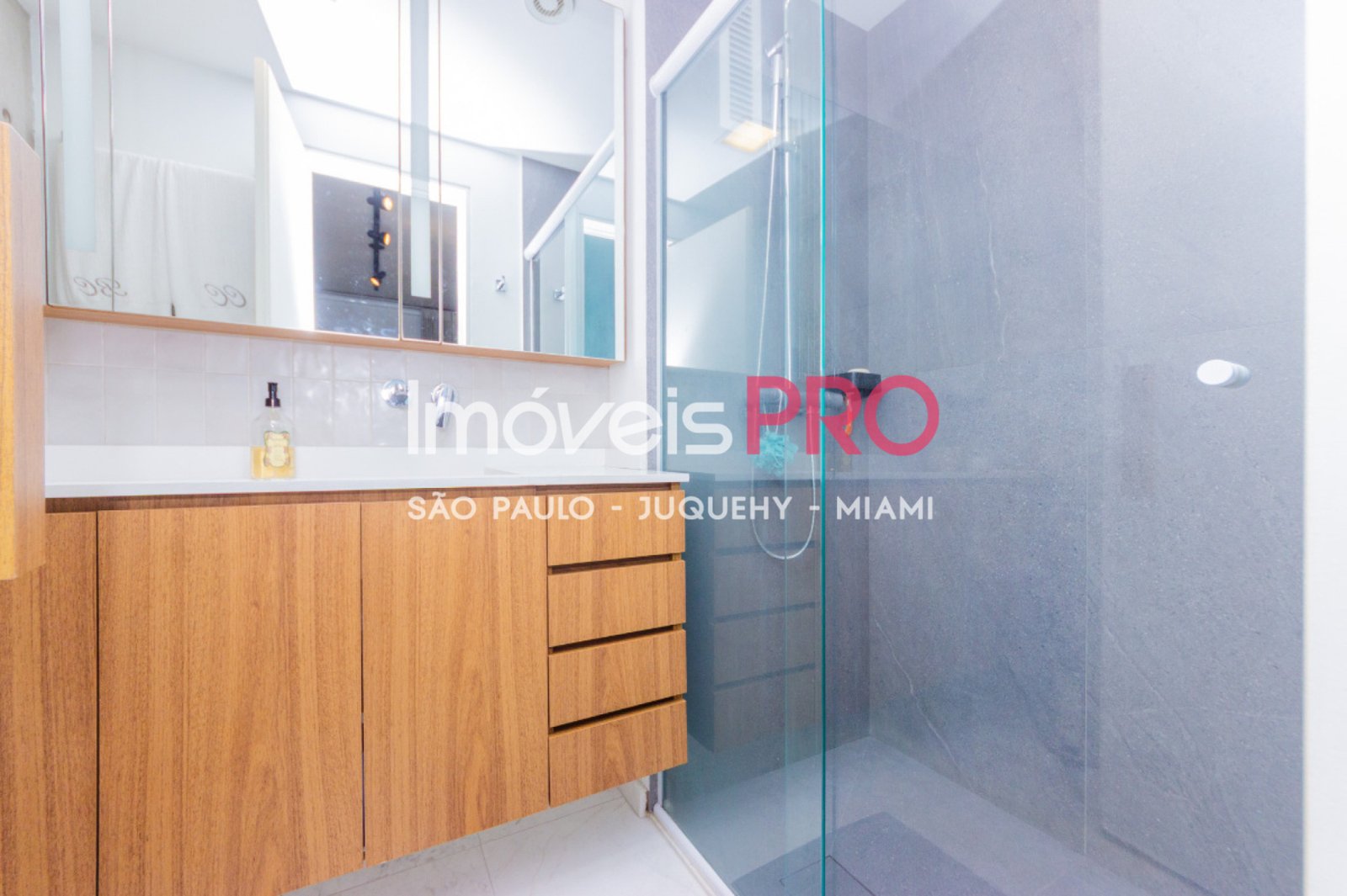 Foto :: IP39955