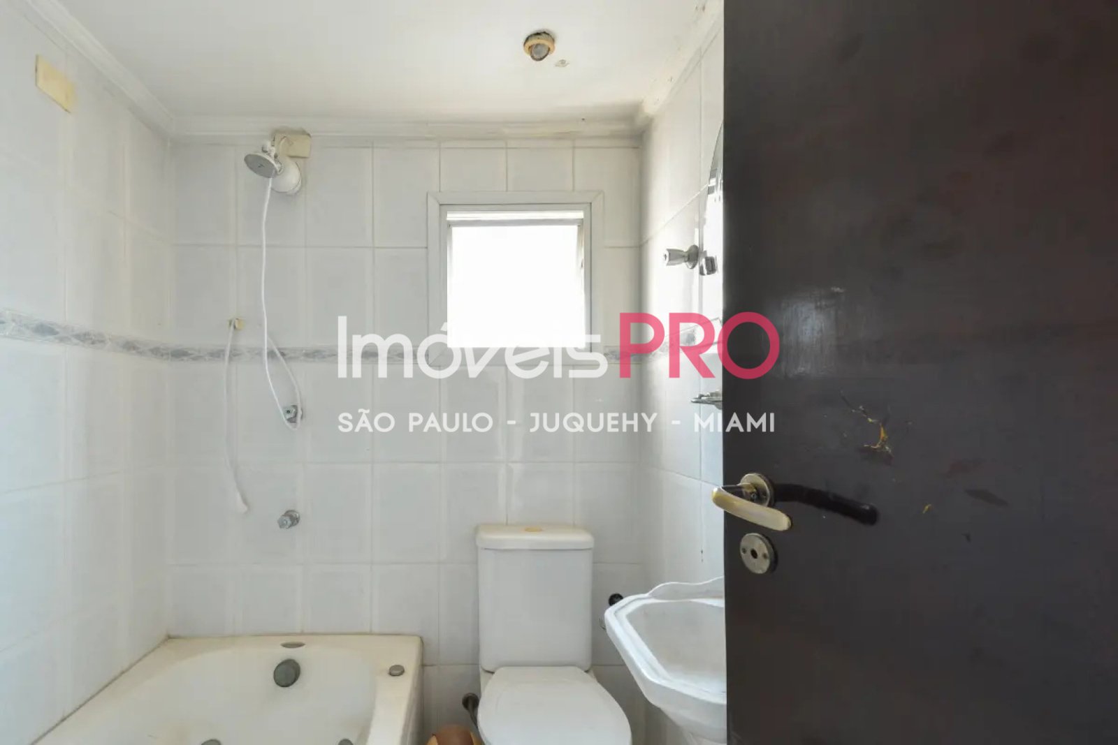 Foto :: https://assets.imoveispro.com.br/thumb/IP39961/apartamento-venda-moema_IP39961_11_1920x1080.jpg?