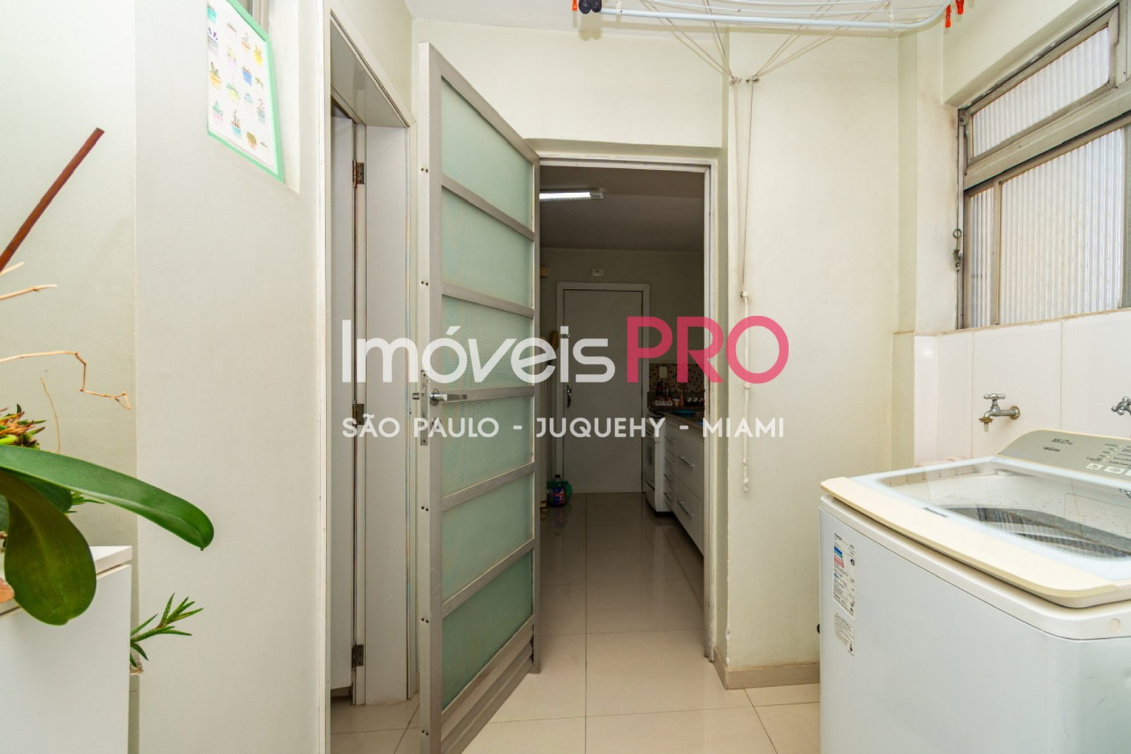 Foto :: https://assets.imoveispro.com.br/thumb/IP39975/apartamento-venda-moema-passaros_IP39975_29_1920x1080.jpg?