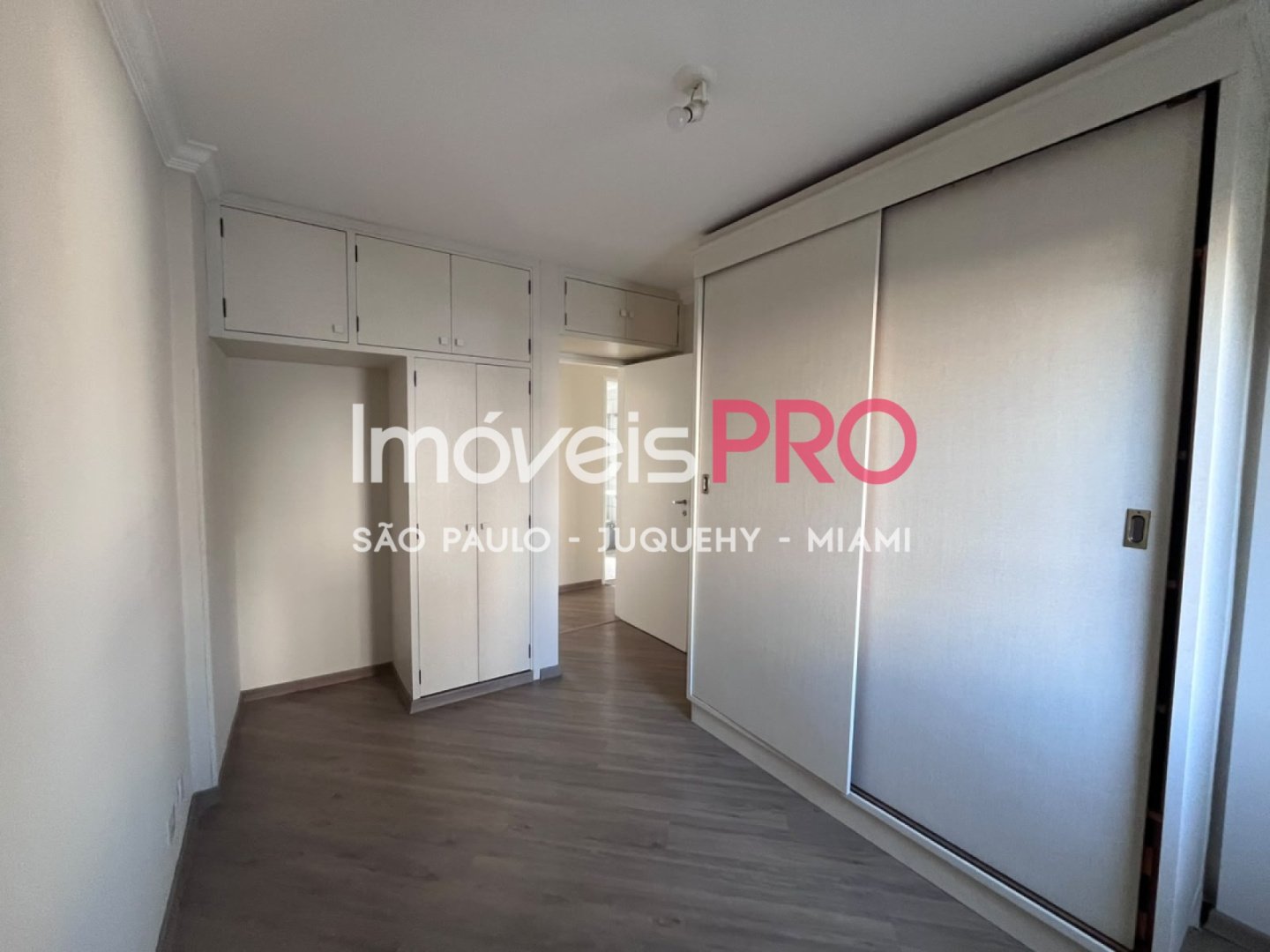 Foto :: IP39978