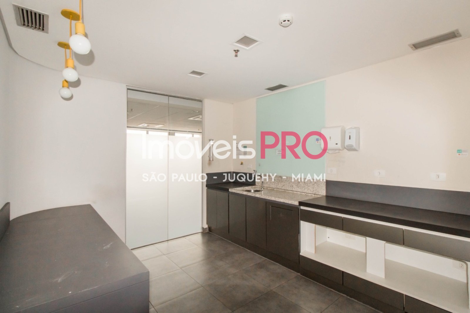 Foto :: https://assets.imoveispro.com.br/thumb/IP39990/conj-comercial-venda-vila-mariana_IP39990_23_1920x1080.jpg?