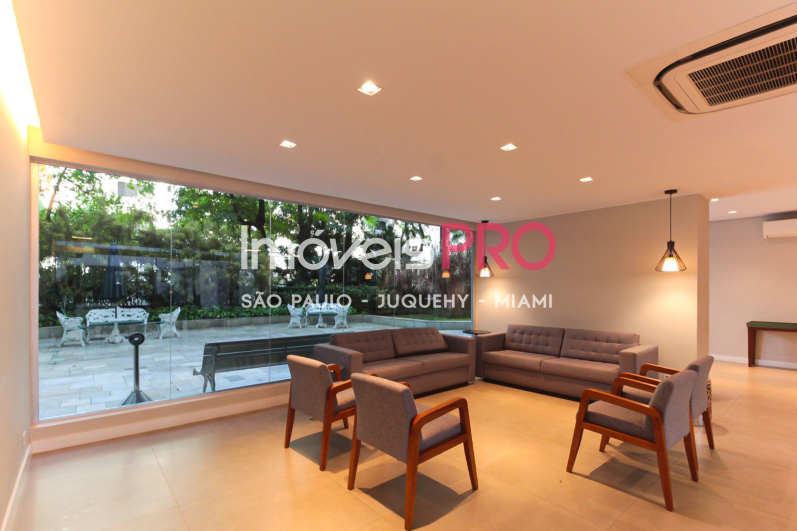 Foto :: IP39997