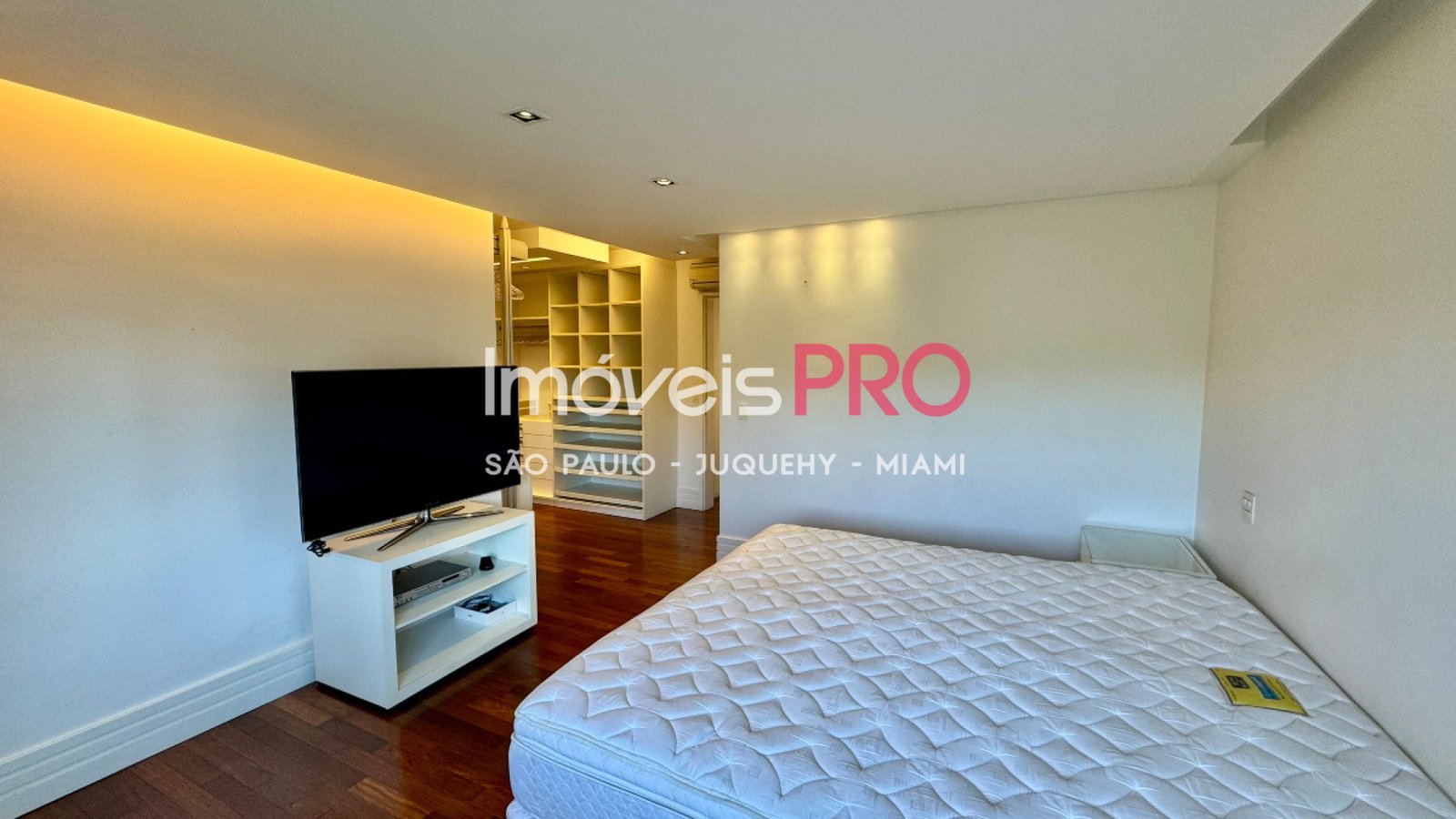 Foto :: IP40014