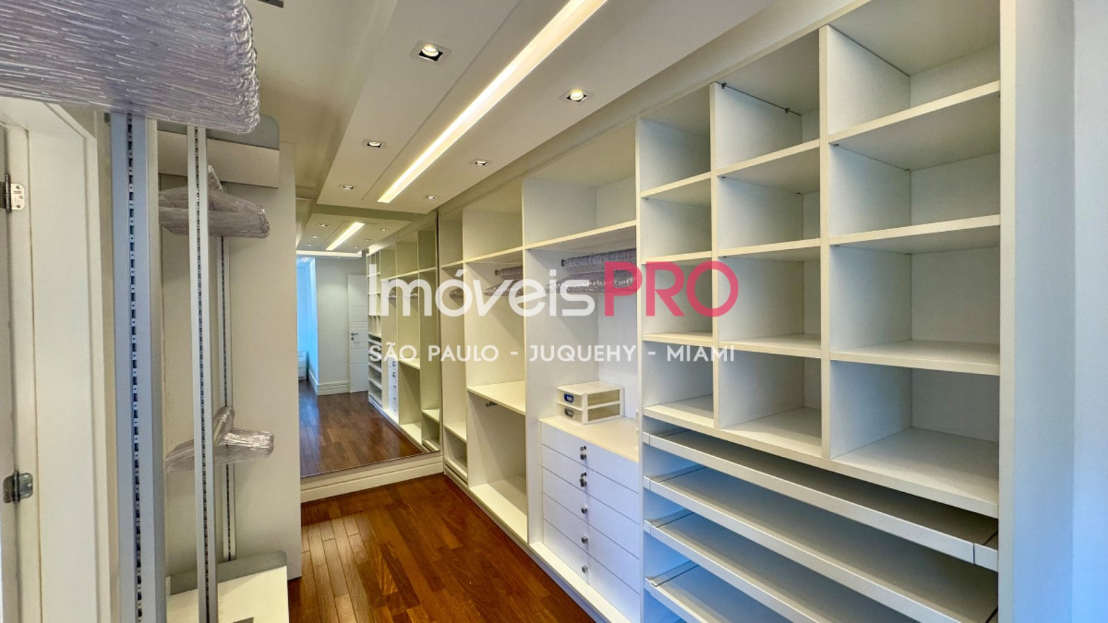 Foto :: IP40014