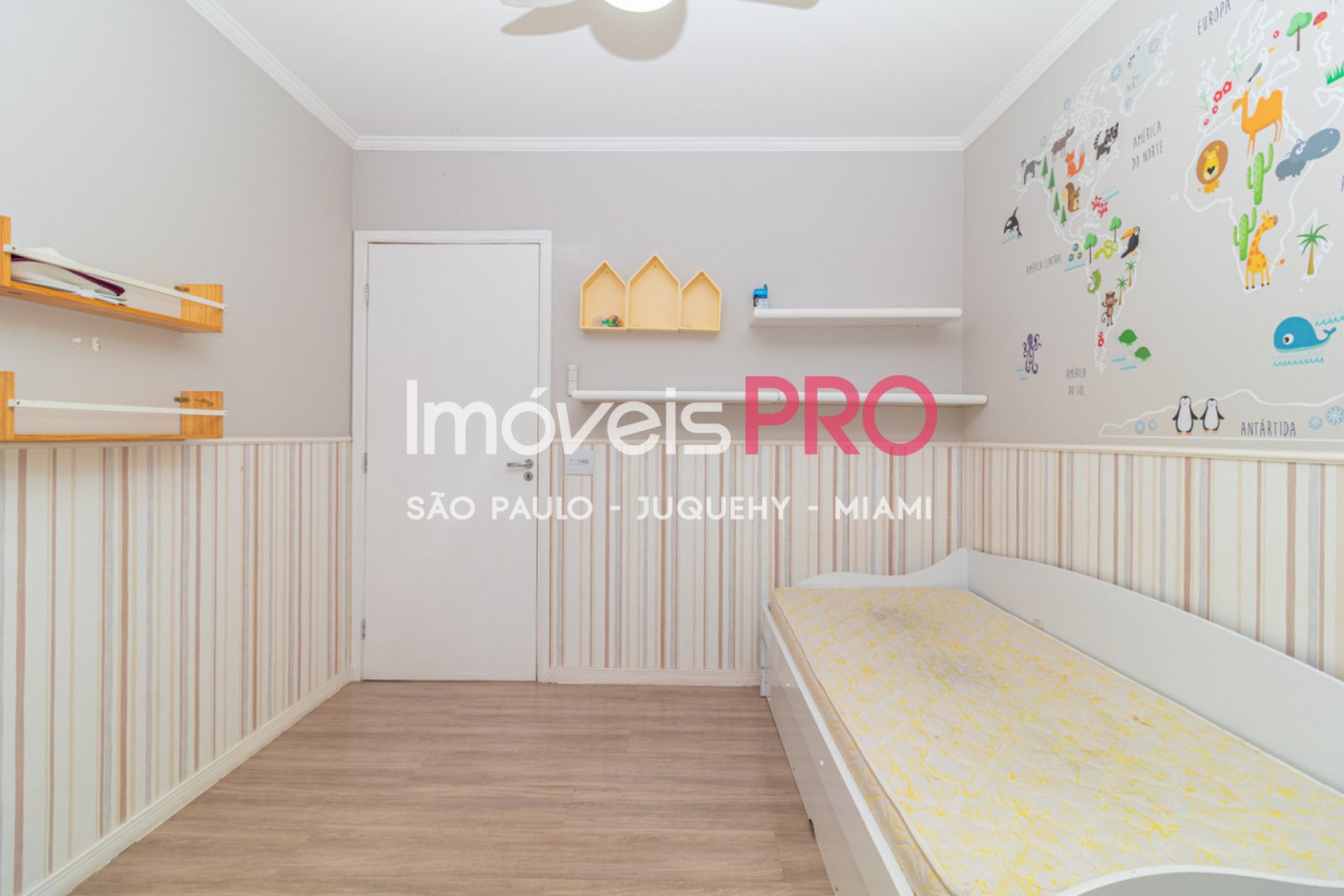 Foto :: IP40016